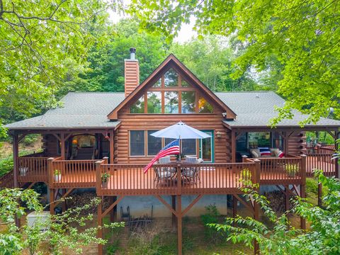 Photo of 760 Woody Lane, Waynesville, NC 28786 (MLS # 26048004)