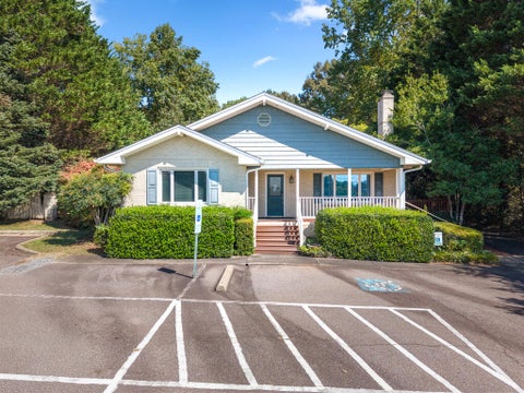 Photo of 156 White Oak Street, Franklin, NC 28734 (MLS # 26048495)