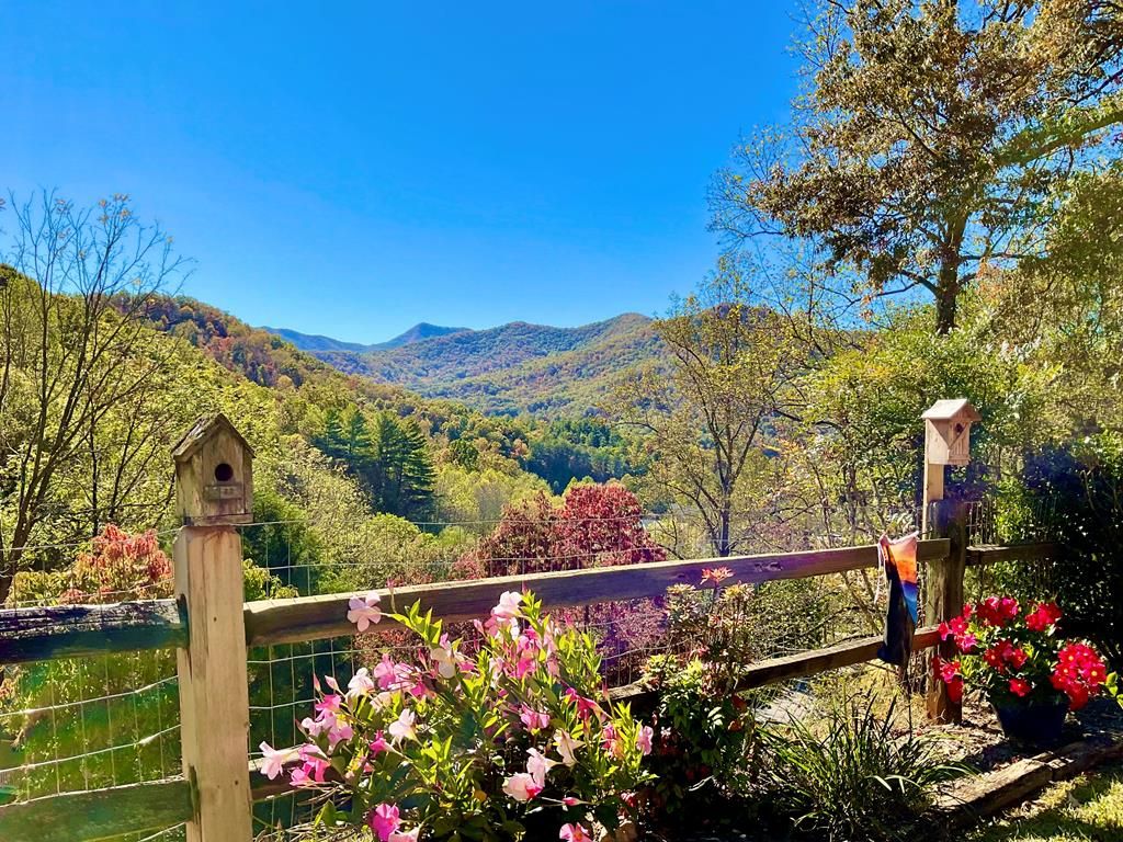Photo of 3 Signal Ridge, Sylva, NC 28779 (MLS # 26042439)
