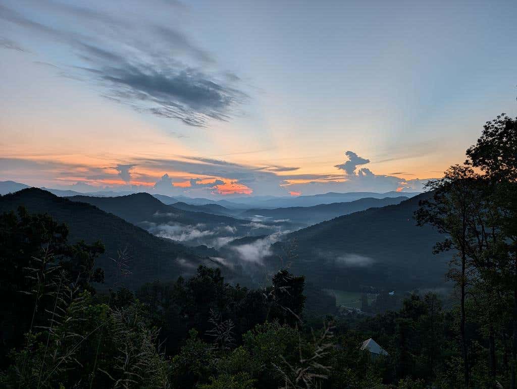 Photo of 573 High Mountain View, Bryson City, NC 28713 (MLS # 26042955)