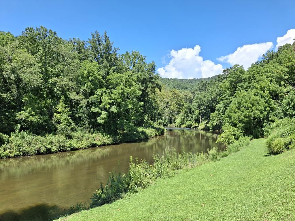 Photo of 8 Bayside Drive, Sylva, NC 28779 (MLS # 26041864)