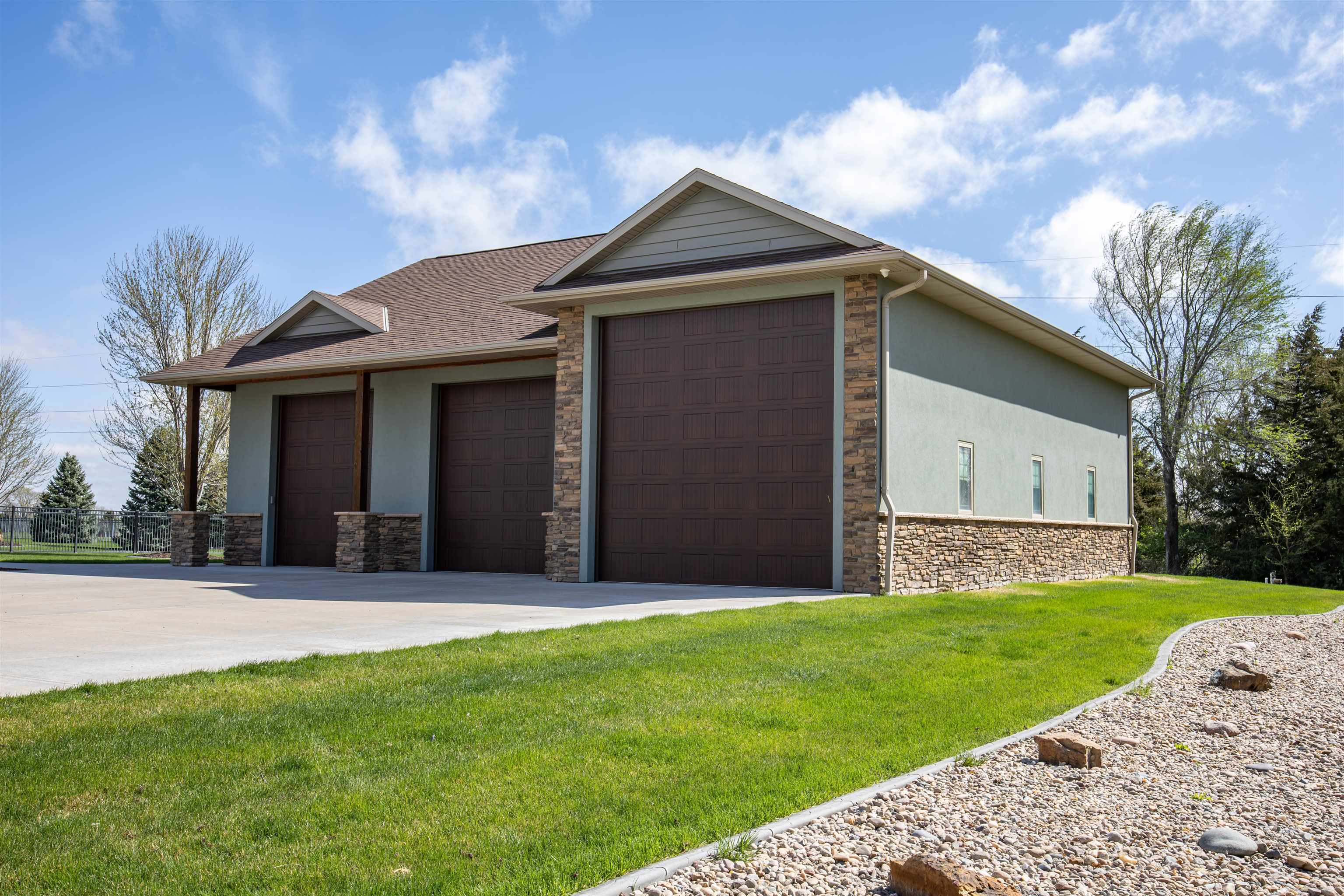 43 Rolling Hills Rd, Kearney, NE, 68845, USA, 5 Bedrooms Bedrooms, ,5 BathroomsBathrooms,Residential,Pending,43 Rolling Hills Rd,20260595