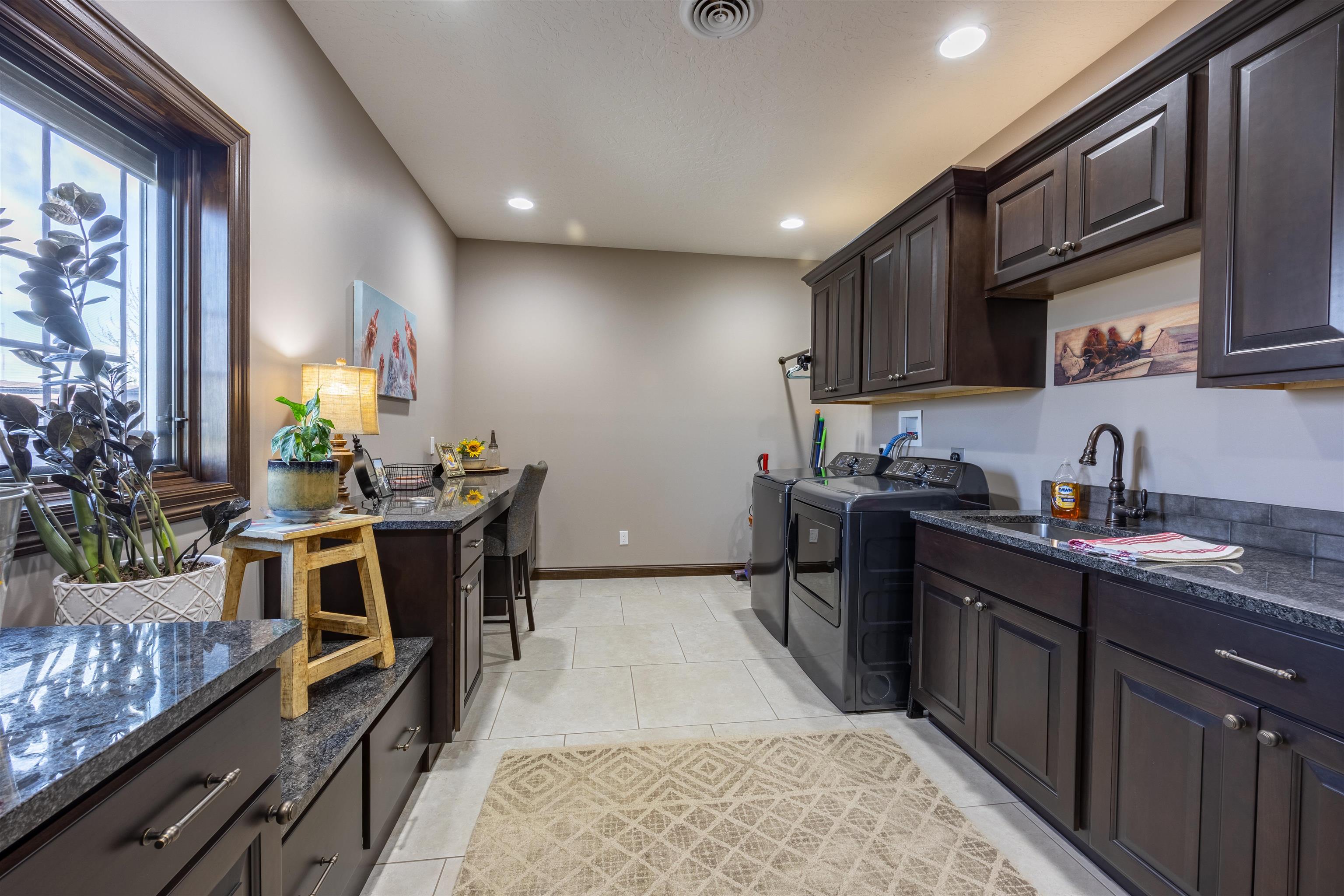 43 Rolling Hills Rd, Kearney, NE, 68845, USA, 5 Bedrooms Bedrooms, ,5 BathroomsBathrooms,Residential,Pending,43 Rolling Hills Rd,20260595