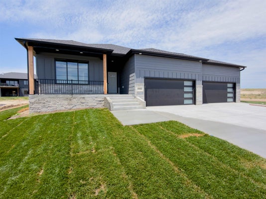 6402 11TH AVE, KEARNEY, NE 68845 - Image d4a5669a3d6a698dfd641360bee90a8d/1132773138