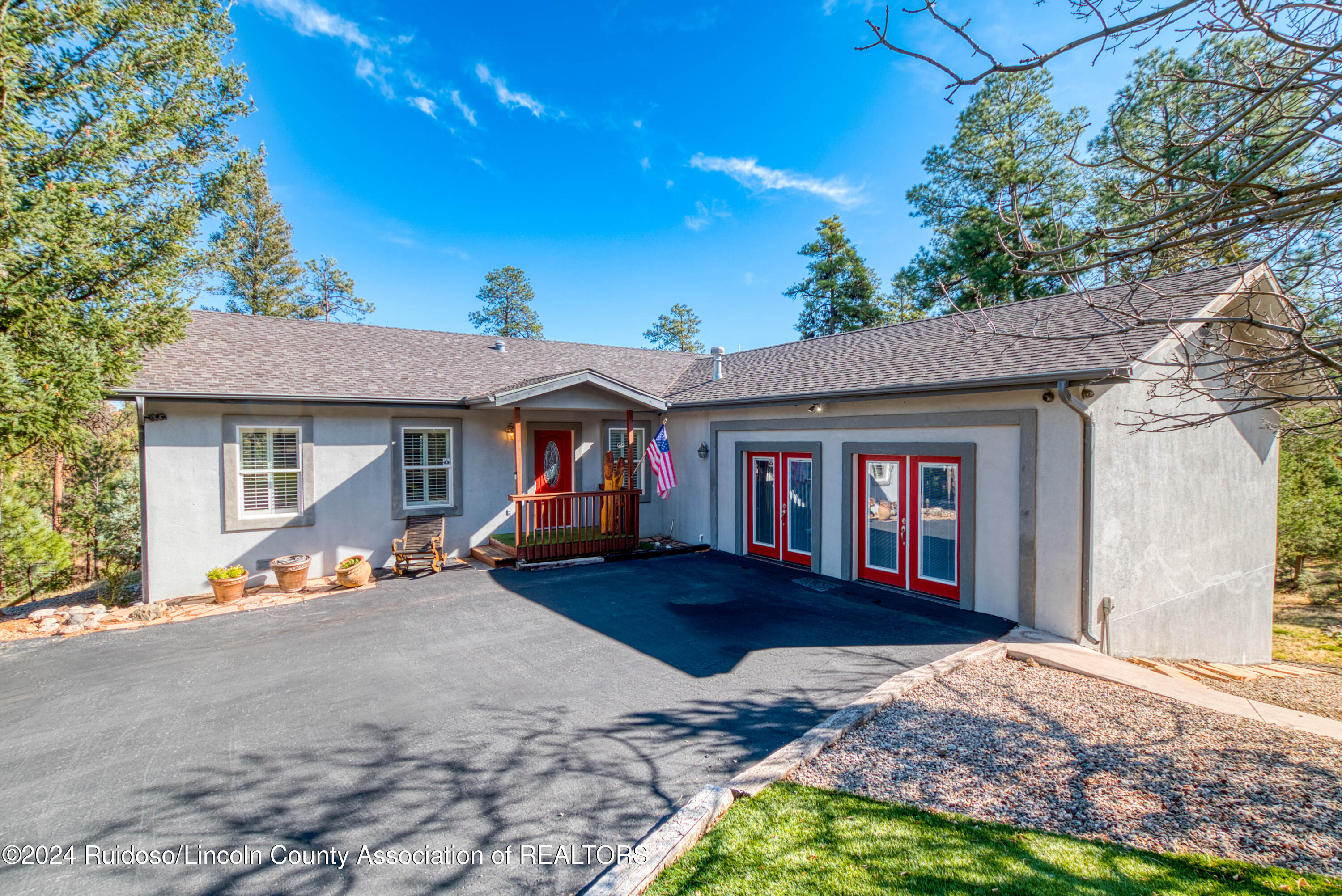 102 Modoc Place, Ruidoso, New Mexico image 1