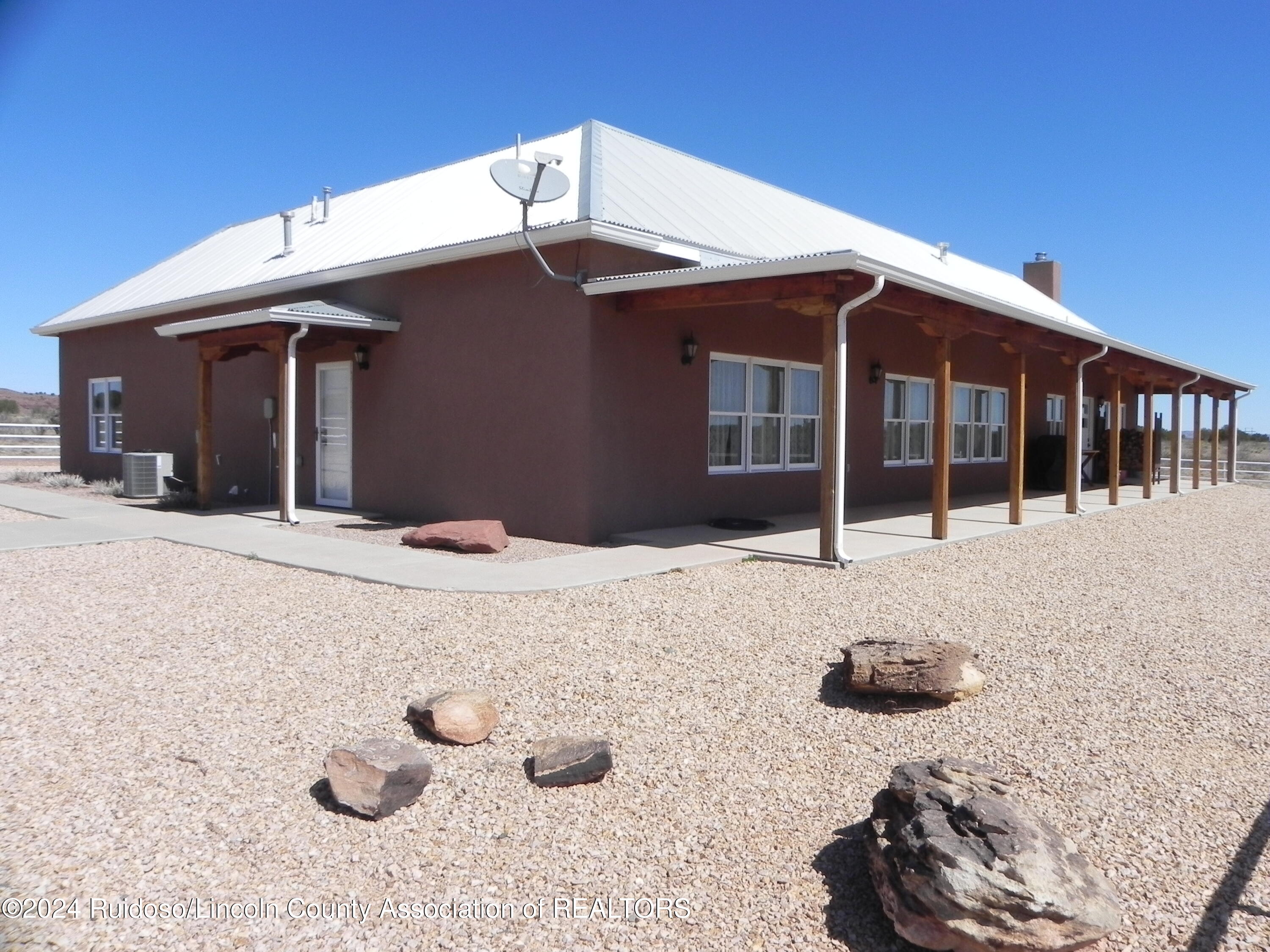 2464 Gilbert Sena Road, Newkirk, New Mexico image 2