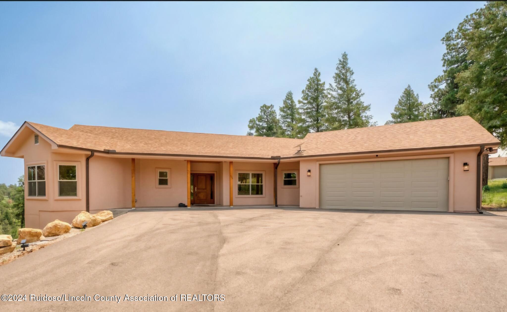 105 Lakeview Court, Ruidoso, New Mexico image 1