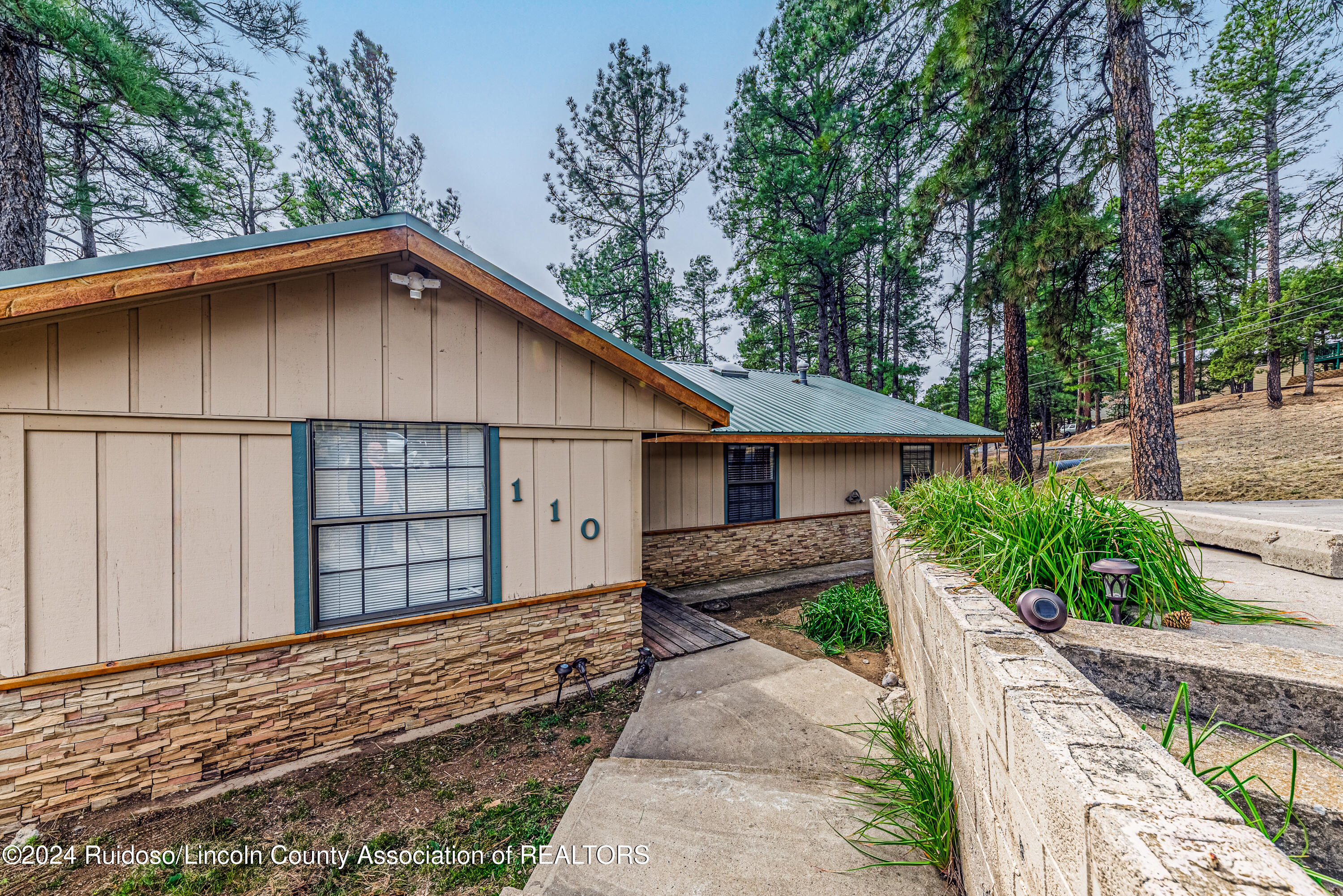 110 Otero Drive, Ruidoso, New Mexico image 2