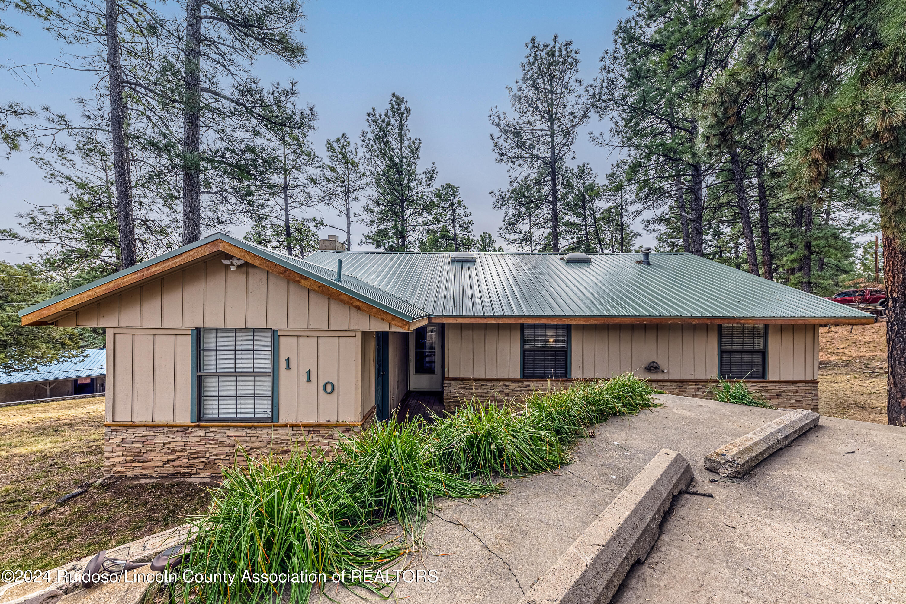 110 Otero Drive, Ruidoso, New Mexico image 1