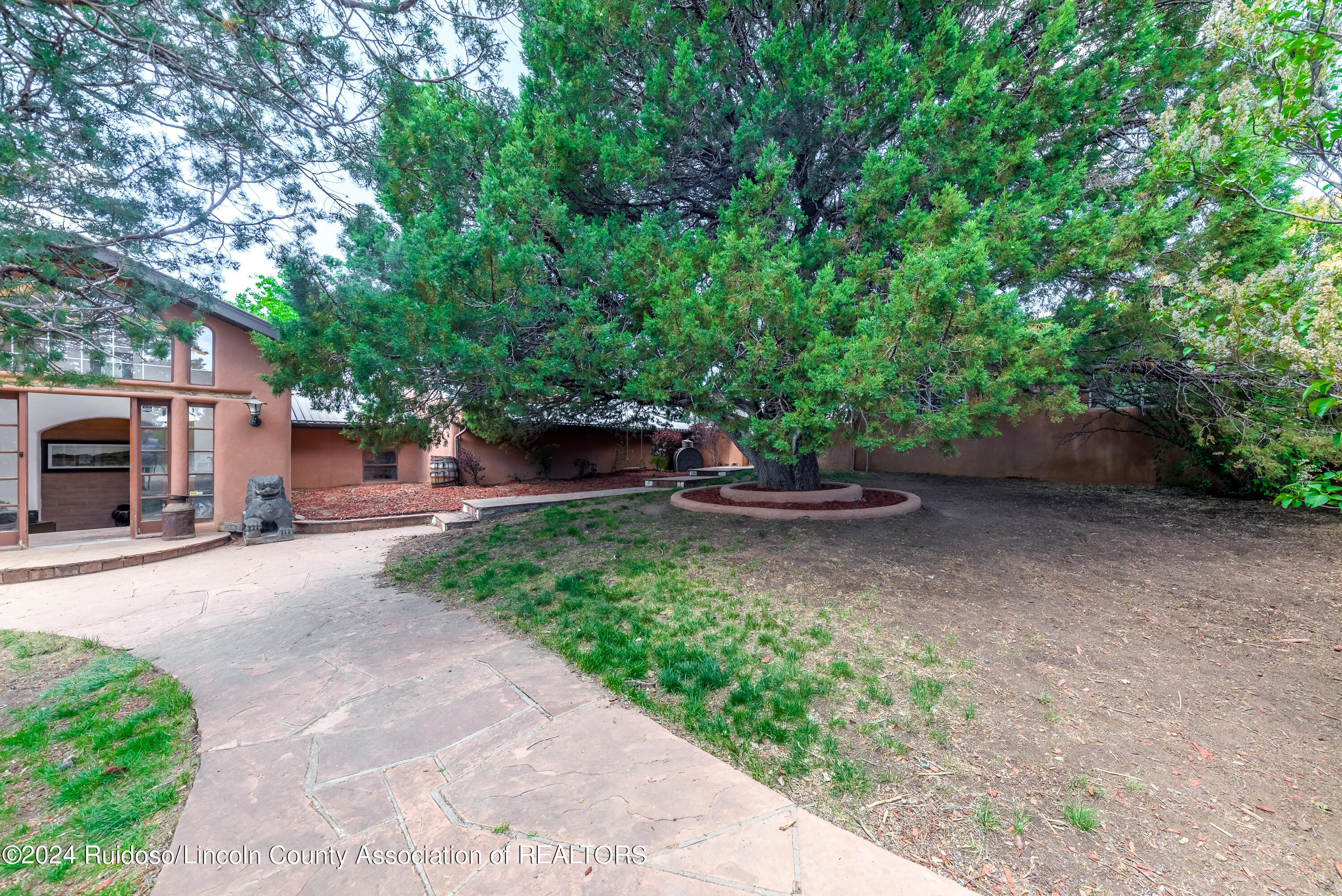 231 Cedar Crest Road, Nogal, New Mexico image 5