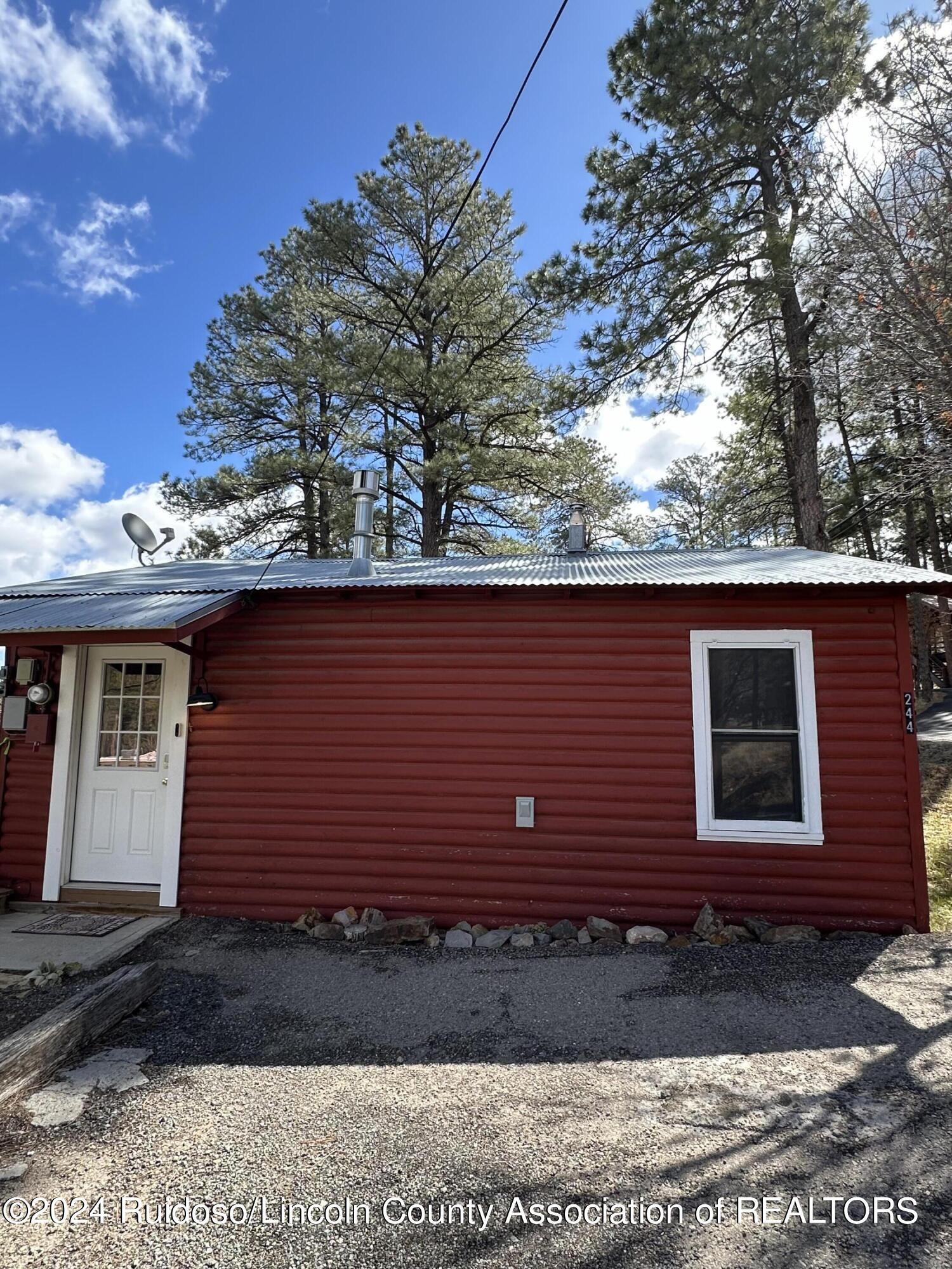 Ruidoso, New Mexico 88345, United States, 1 Bedroom Bedrooms, ,1 BathroomBathrooms,Residential,Pending,61891