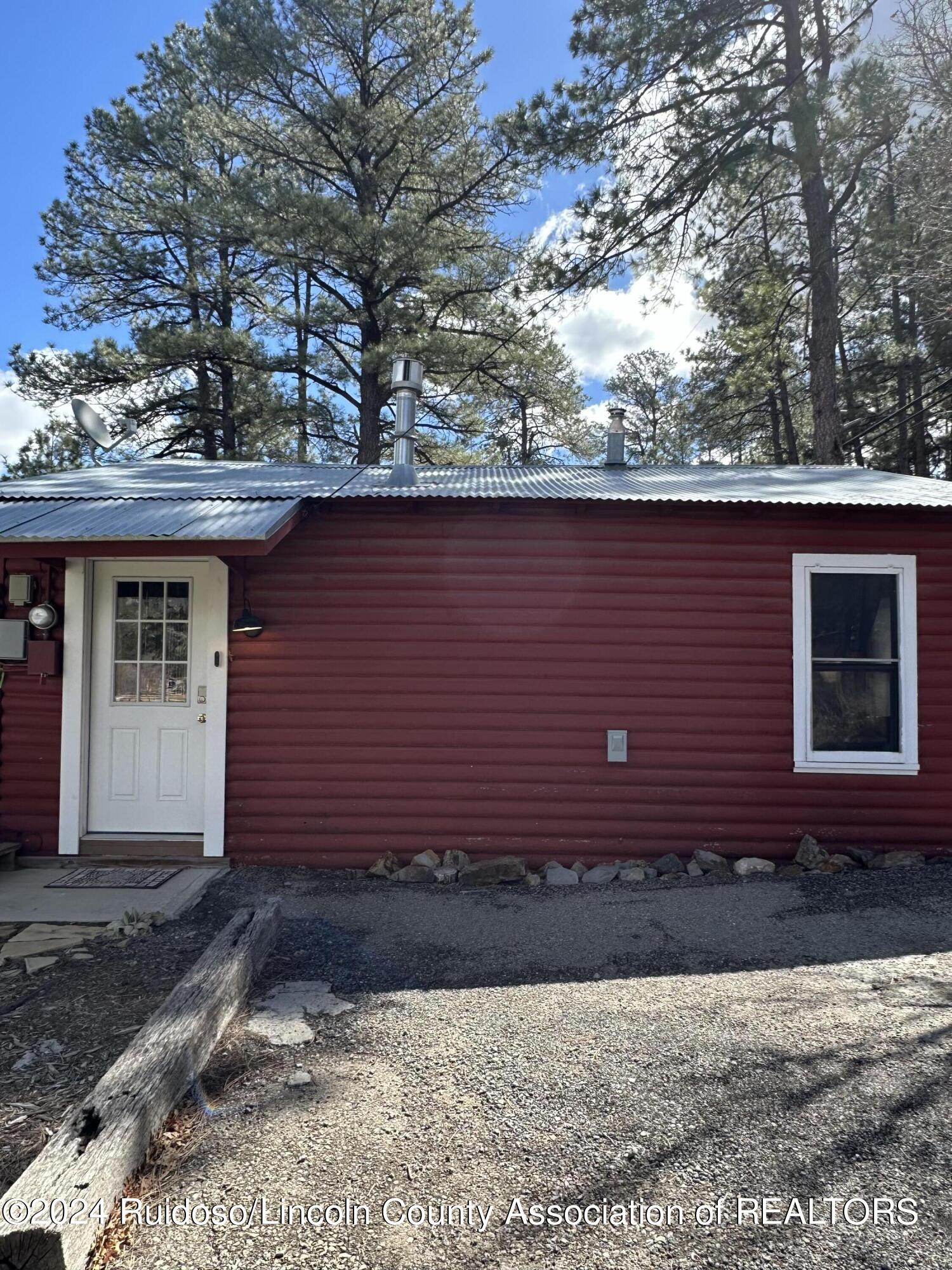 Ruidoso, New Mexico 88345, United States, 1 Bedroom Bedrooms, ,1 BathroomBathrooms,Residential,Pending,61891