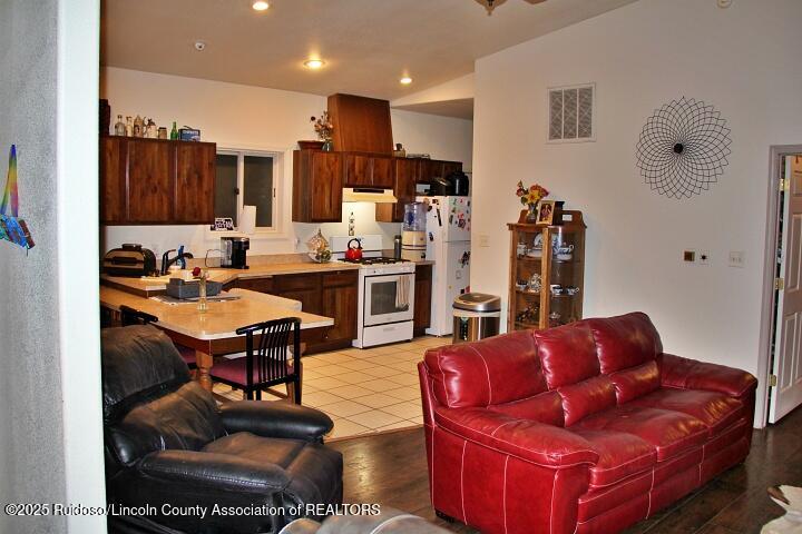 Ruidoso Downs, New Mexico 88346, United States, 7 Bedrooms Bedrooms, ,5 BathroomsBathrooms,Residential,Active,52613