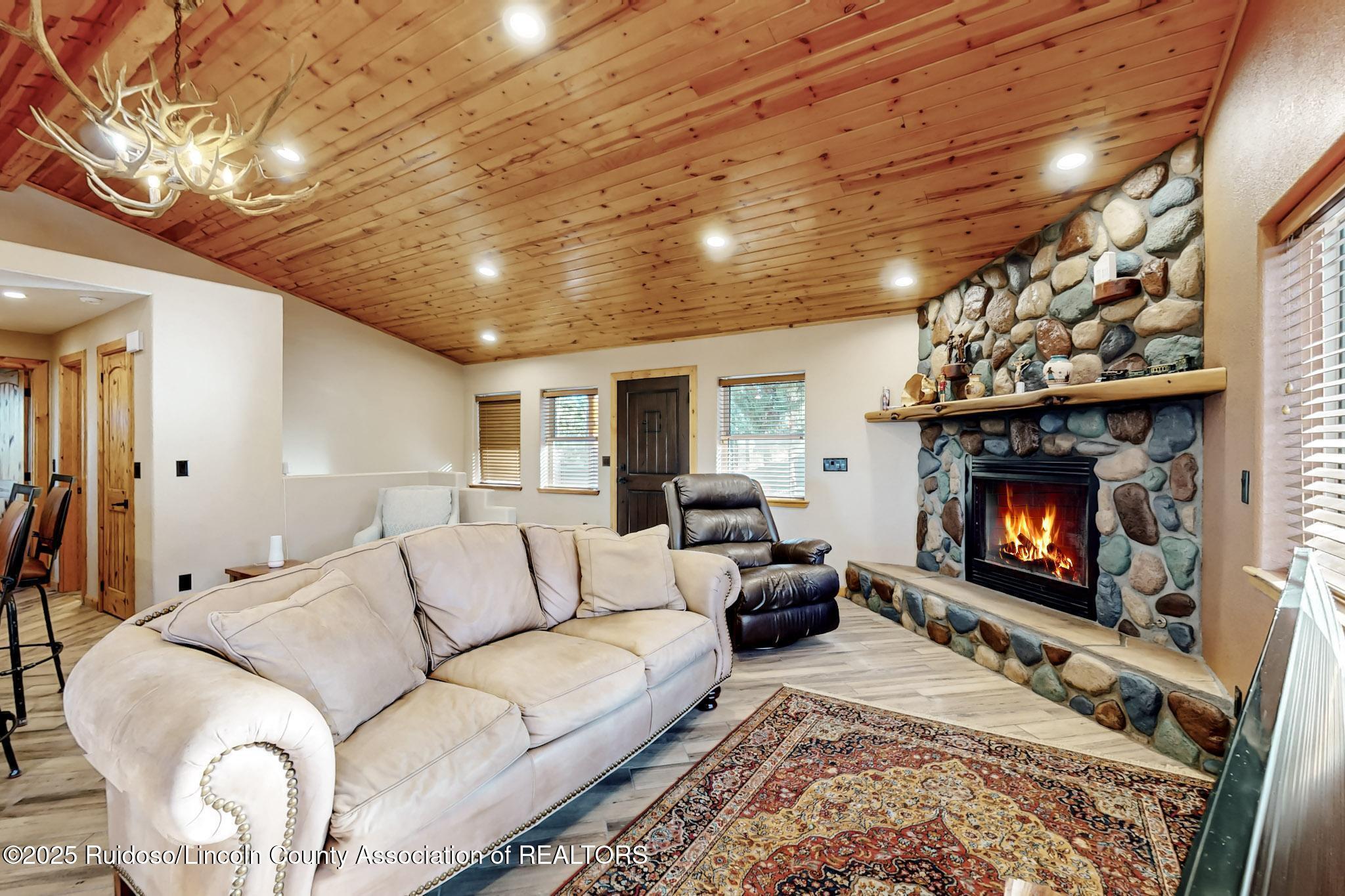 137 King Richard Drive, Ruidoso, New Mexico image 4