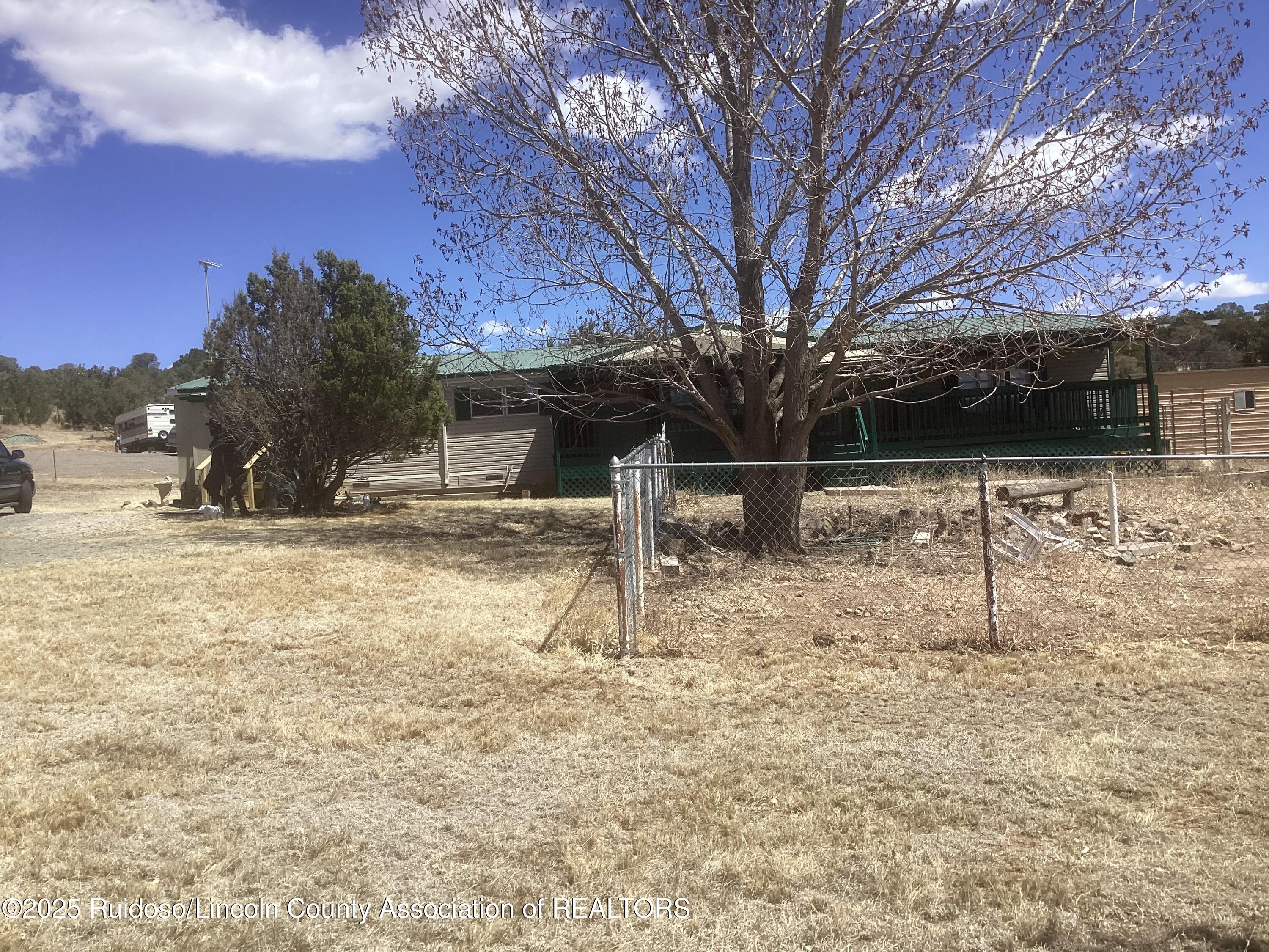 102 Crest View Road, Capitan, New Mexico image 1