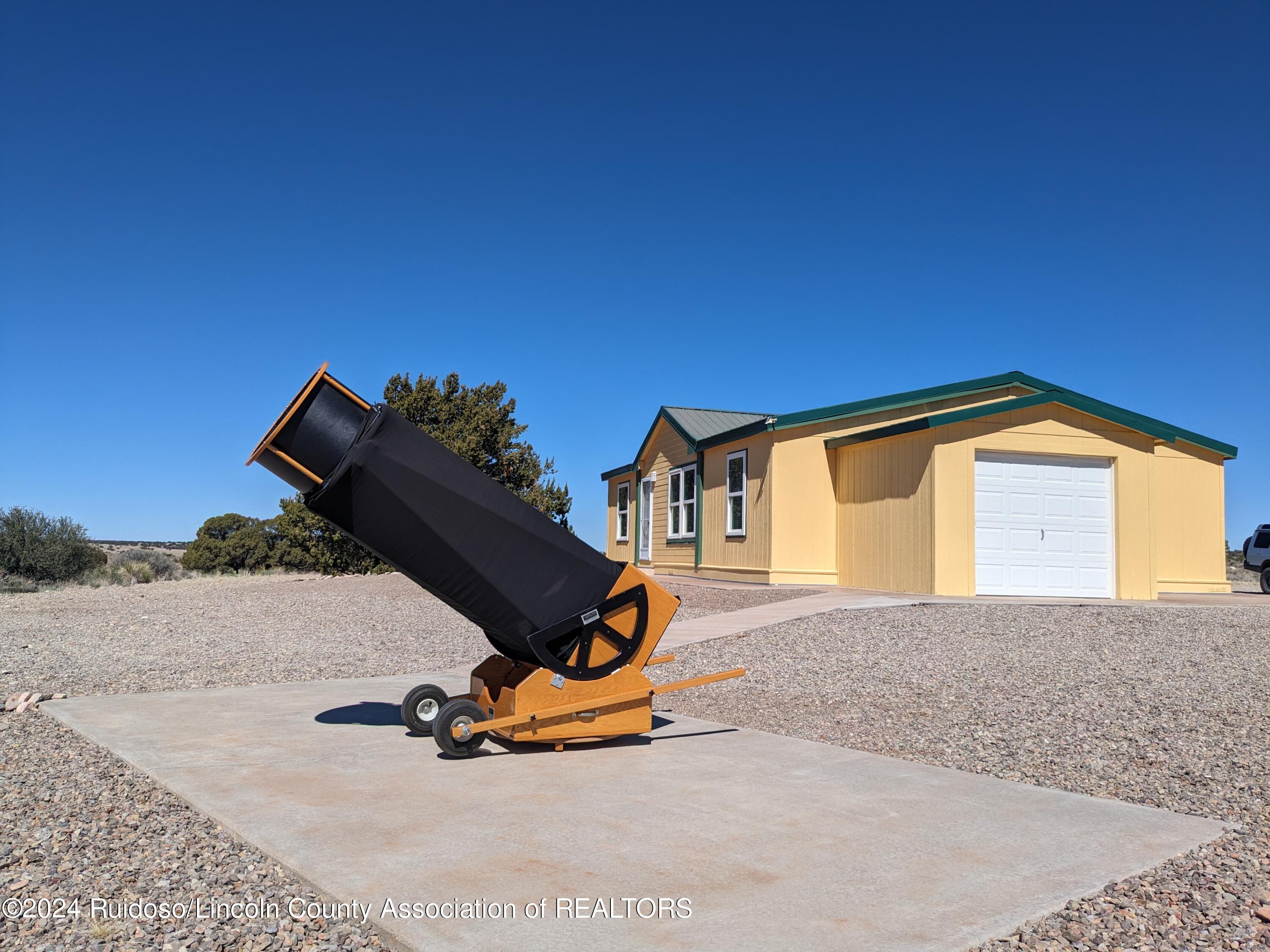 114 Twin Calf Lane, Ancho, New Mexico image 1