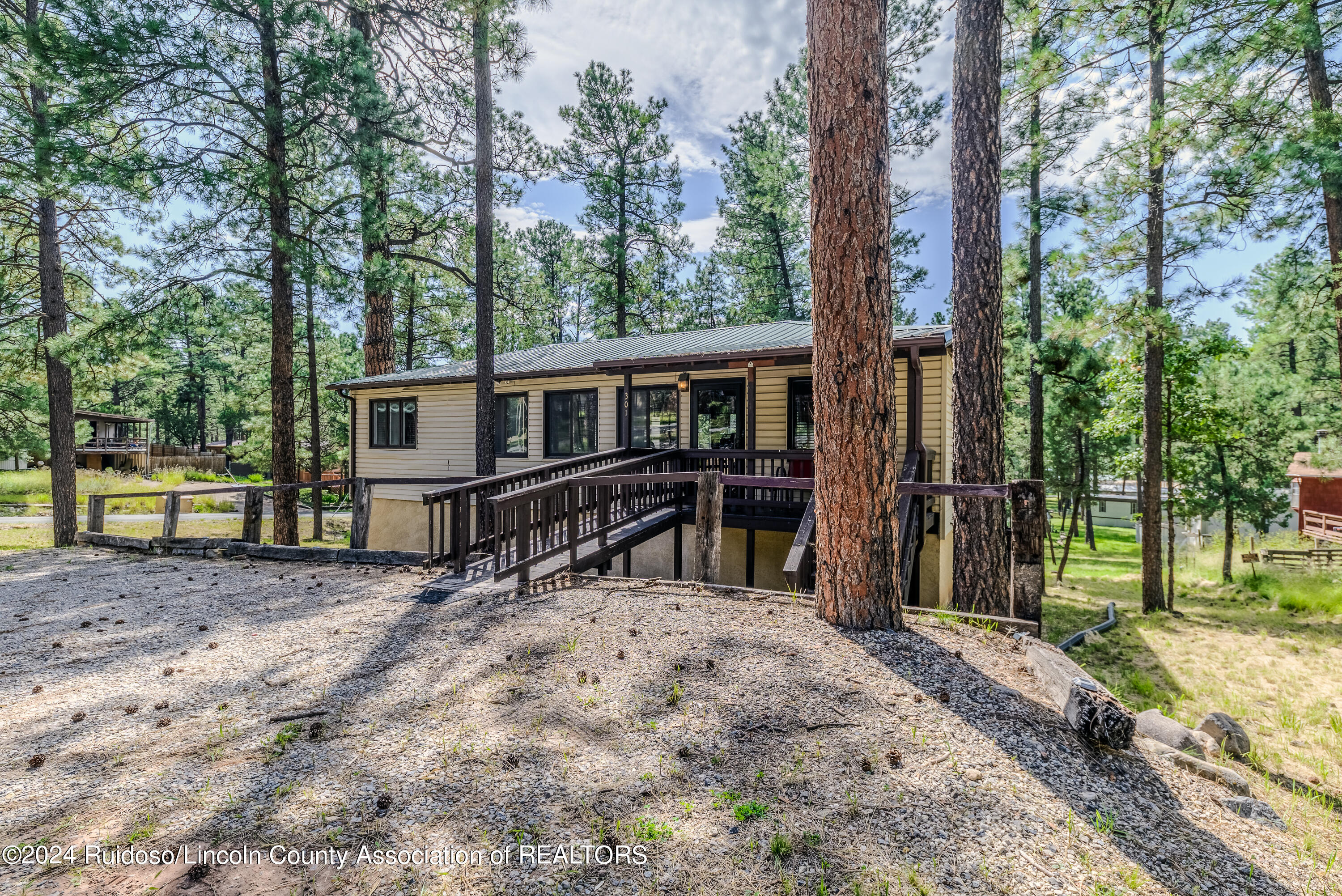 301 Guajolote Rd, Ruidoso, New Mexico image 1