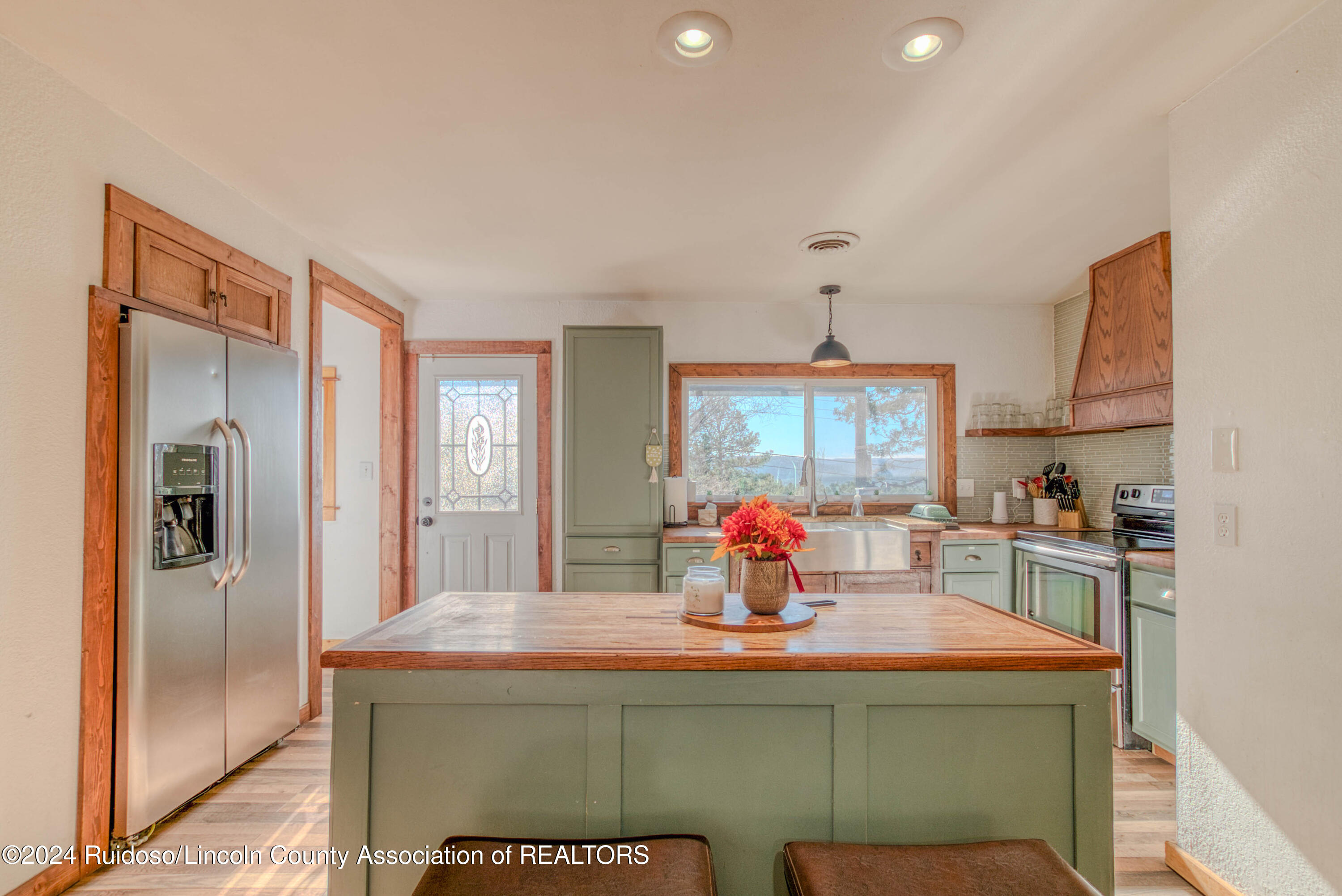 106 Socorro Circle, Ruidoso, New Mexico image 1