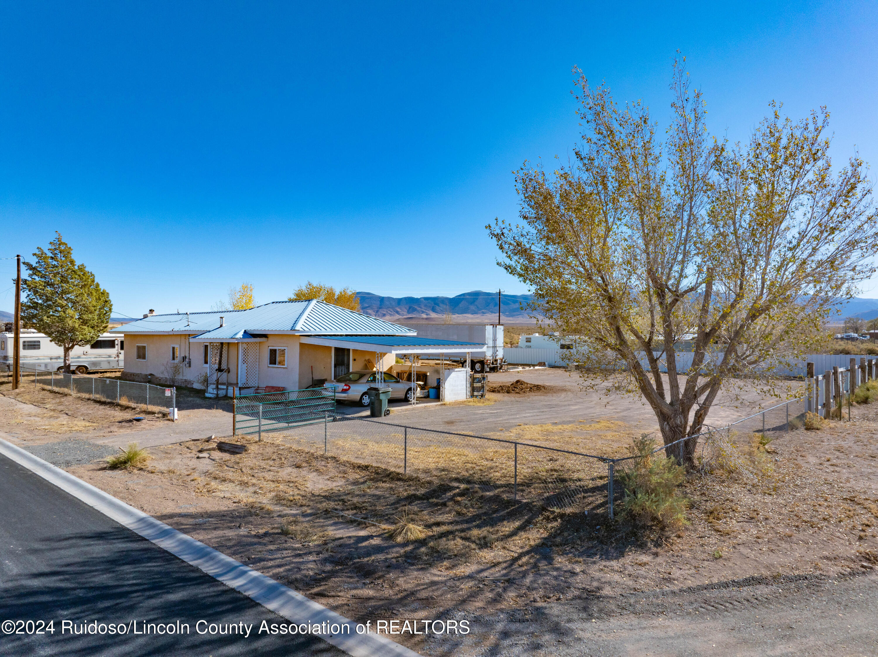 901 18th Street Street, Carrizozo, New Mexico image 1