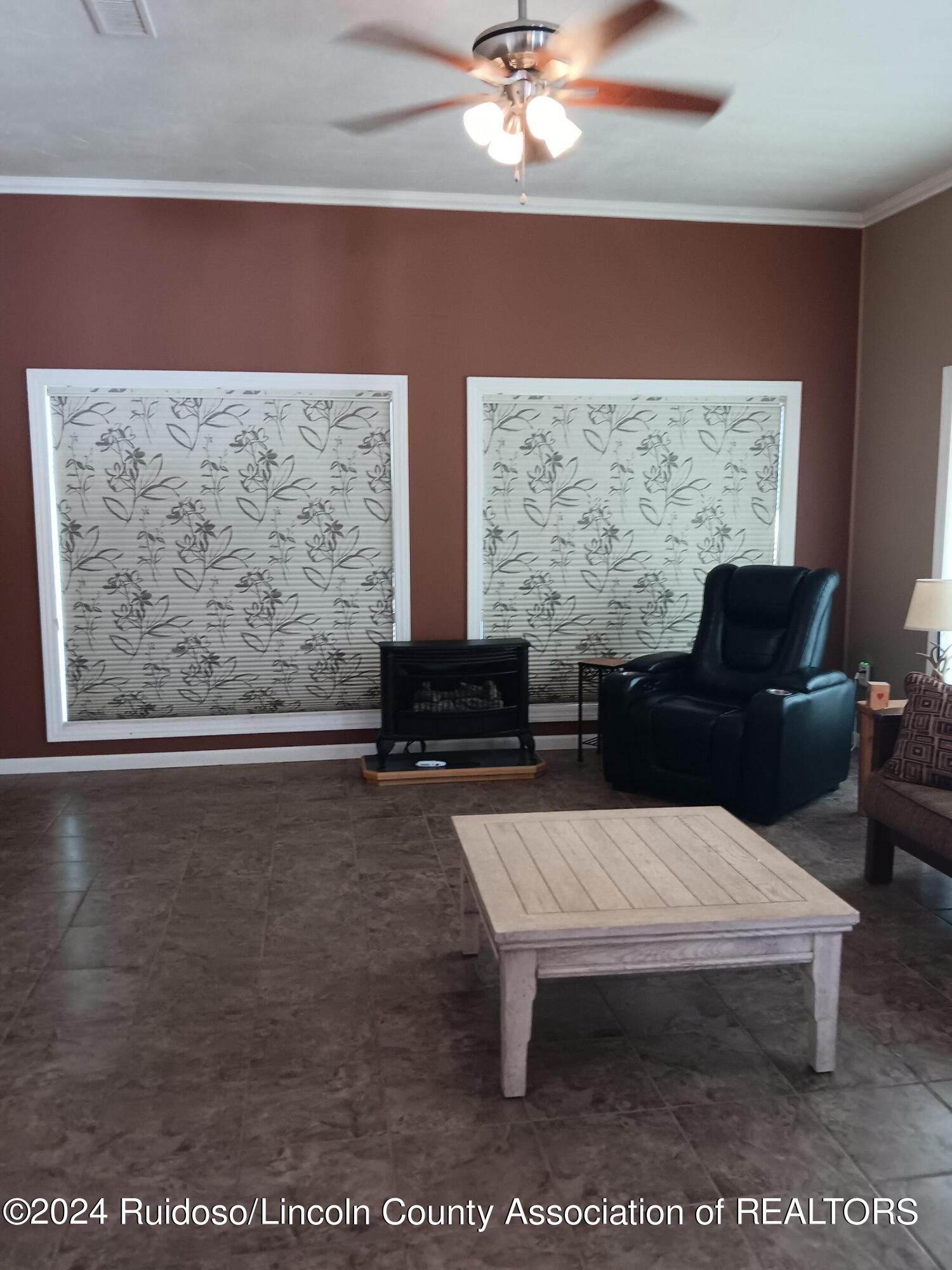 Tinnie, New Mexico 88351, United States, 5 Bedrooms Bedrooms, ,4 BathroomsBathrooms,Residential,Pending,64111