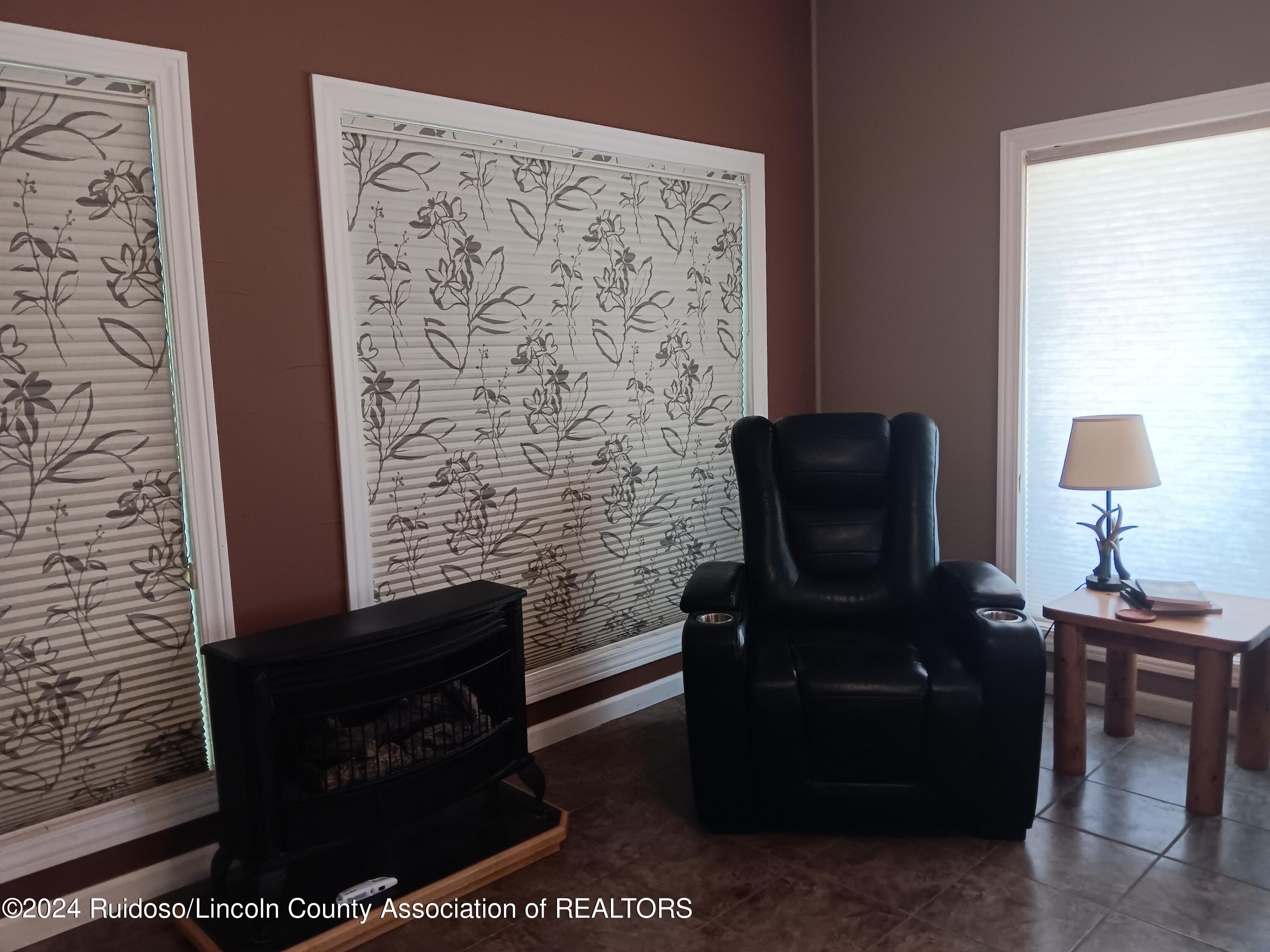 Tinnie, New Mexico 88351, United States, 5 Bedrooms Bedrooms, ,4 BathroomsBathrooms,Residential,Pending,64111