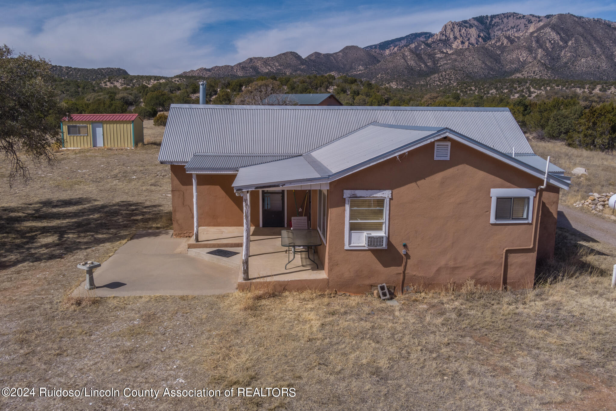 Tinnie, New Mexico 88351, United States, 5 Bedrooms Bedrooms, ,4 BathroomsBathrooms,Residential,Pending,64111