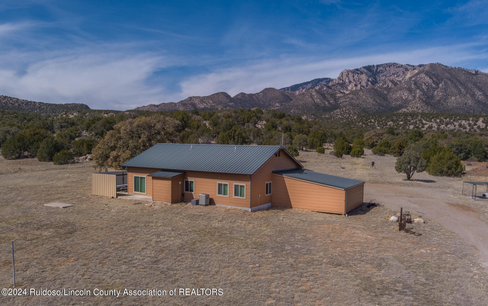 Tinnie, New Mexico 88351, United States, 5 Bedrooms Bedrooms, ,4 BathroomsBathrooms,Residential,Pending,64111