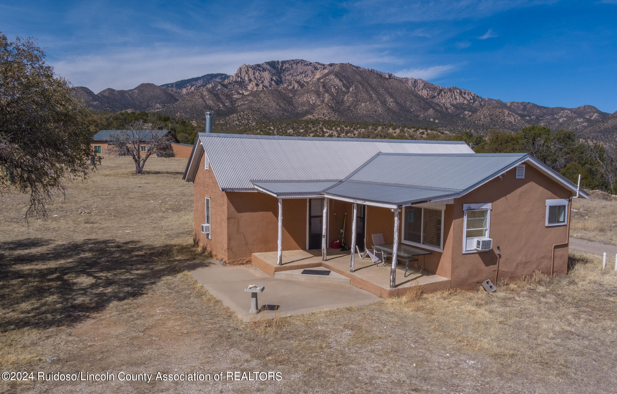 Tinnie, New Mexico 88351, United States, 5 Bedrooms Bedrooms, ,4 BathroomsBathrooms,Residential,Pending,64111