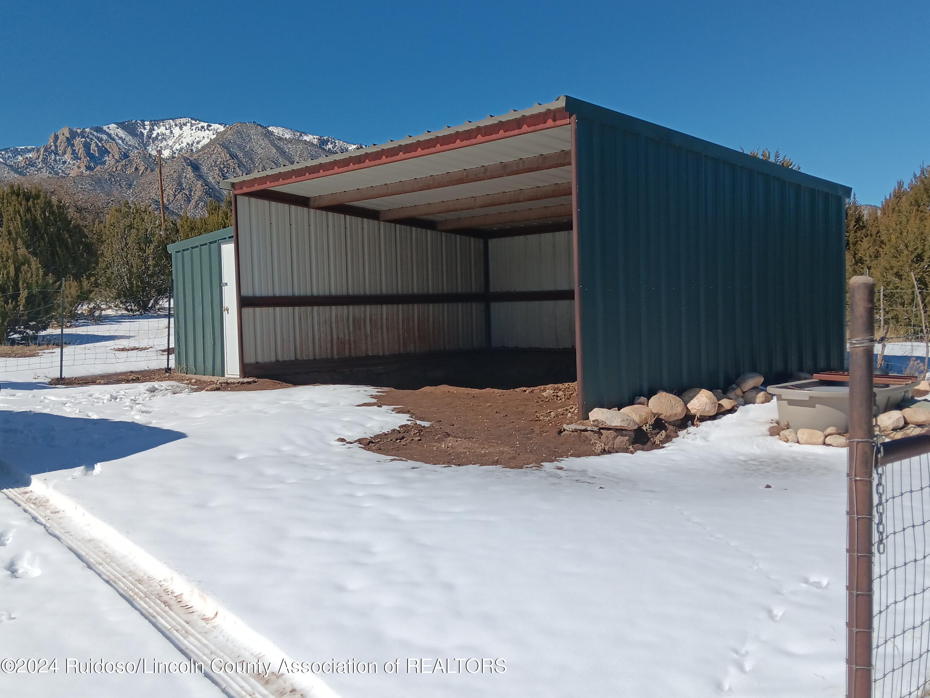 Tinnie, New Mexico 88351, United States, 5 Bedrooms Bedrooms, ,4 BathroomsBathrooms,Residential,Pending,64111