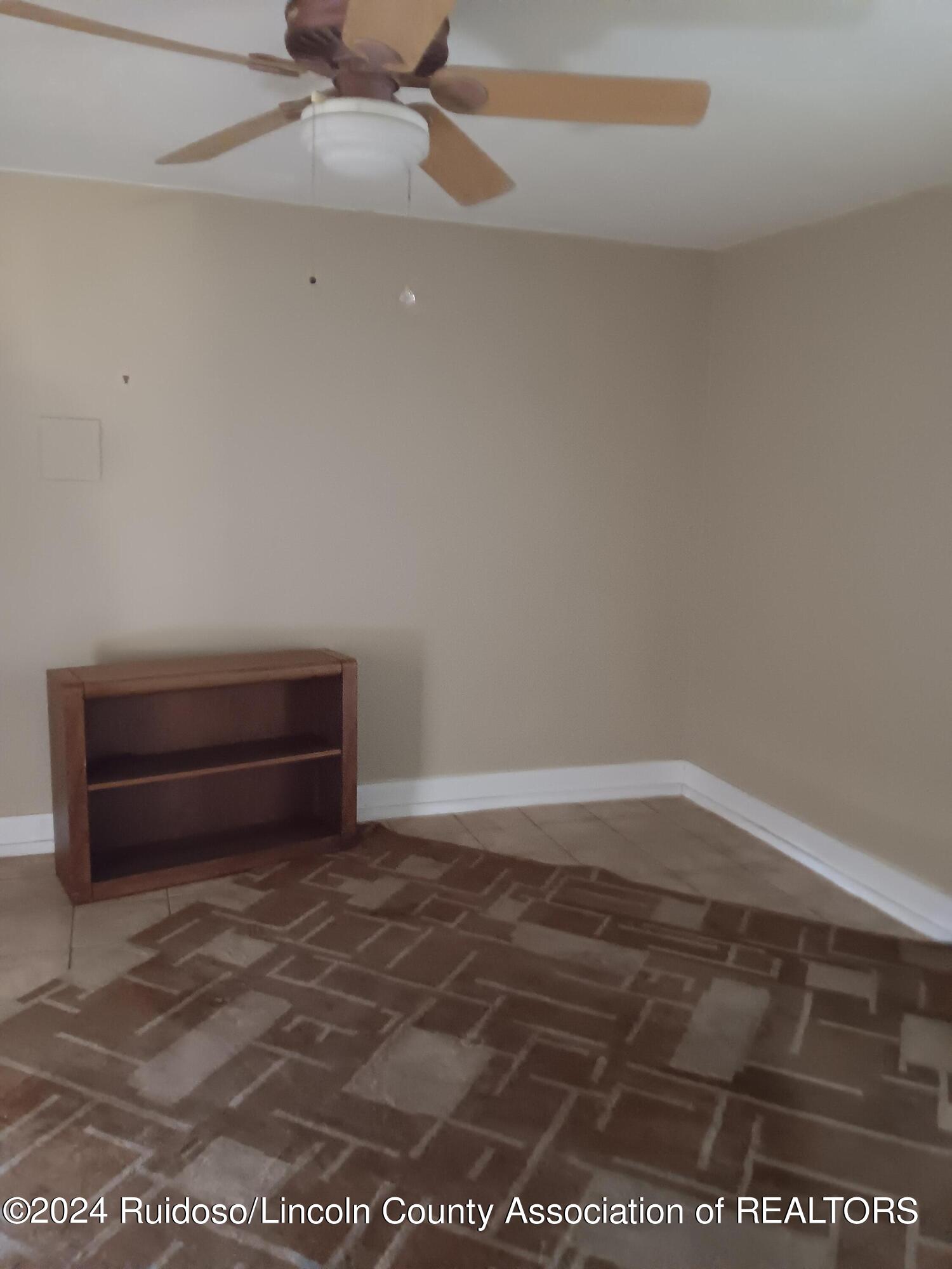 Tinnie, New Mexico 88351, United States, 5 Bedrooms Bedrooms, ,4 BathroomsBathrooms,Residential,Pending,64111