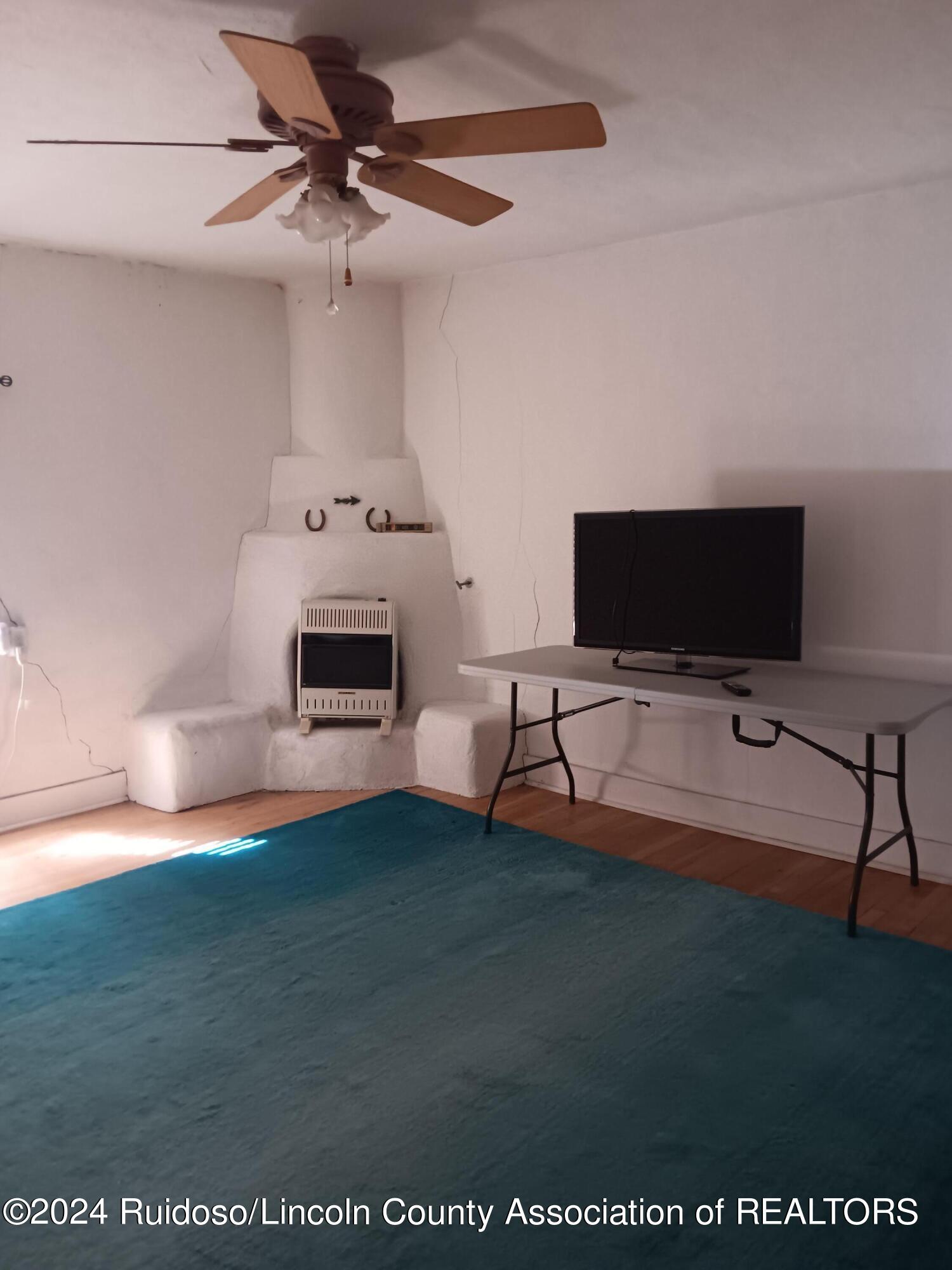 Tinnie, New Mexico 88351, United States, 5 Bedrooms Bedrooms, ,4 BathroomsBathrooms,Residential,Pending,64111