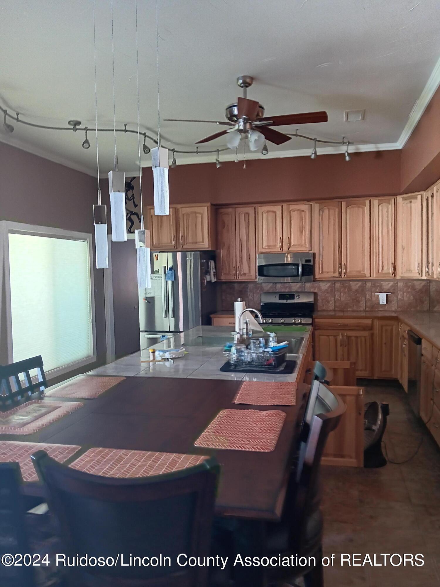 Tinnie, New Mexico 88351, United States, 5 Bedrooms Bedrooms, ,4 BathroomsBathrooms,Residential,Pending,64111