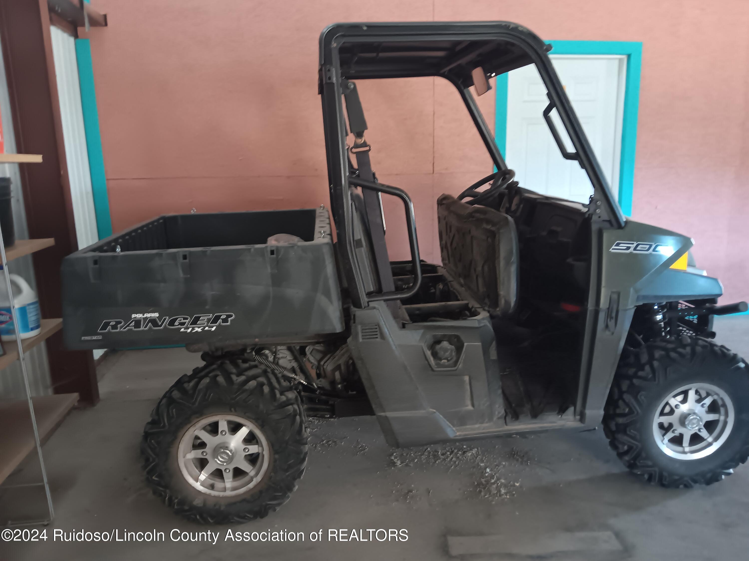 Tinnie, New Mexico 88351, United States, 5 Bedrooms Bedrooms, ,4 BathroomsBathrooms,Residential,Pending,64111