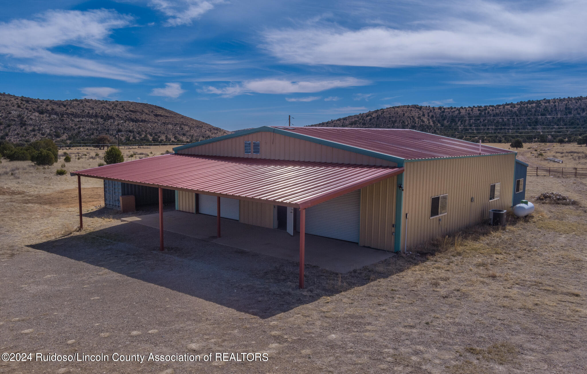 Tinnie, New Mexico 88351, United States, 5 Bedrooms Bedrooms, ,4 BathroomsBathrooms,Residential,Pending,64111