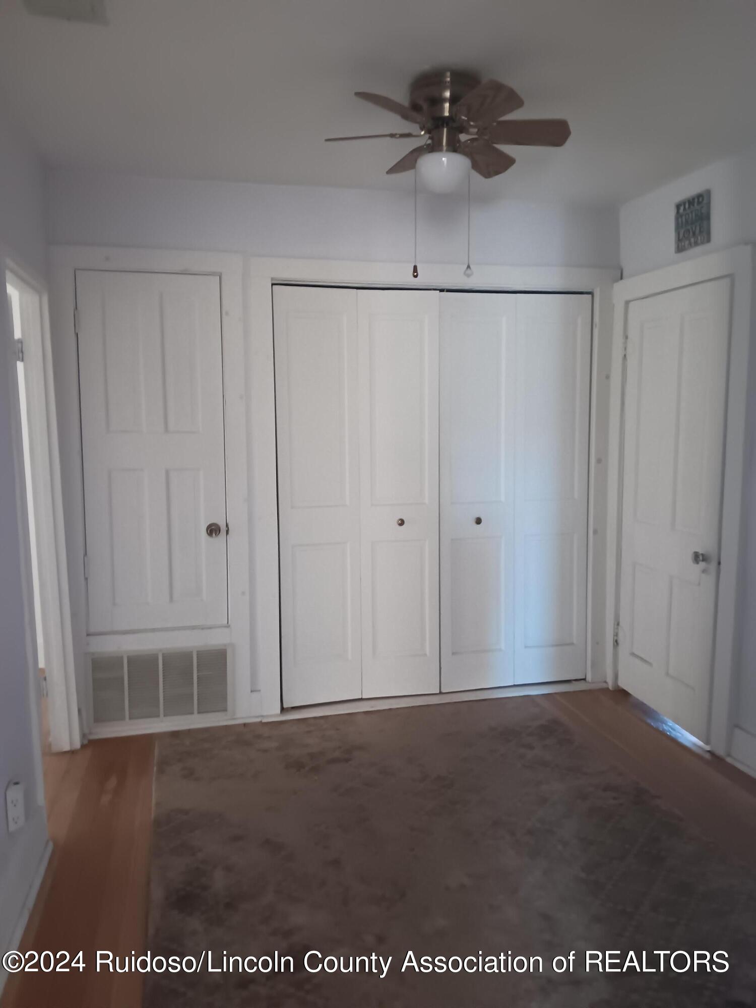 Tinnie, New Mexico 88351, United States, 5 Bedrooms Bedrooms, ,4 BathroomsBathrooms,Residential,Pending,64111