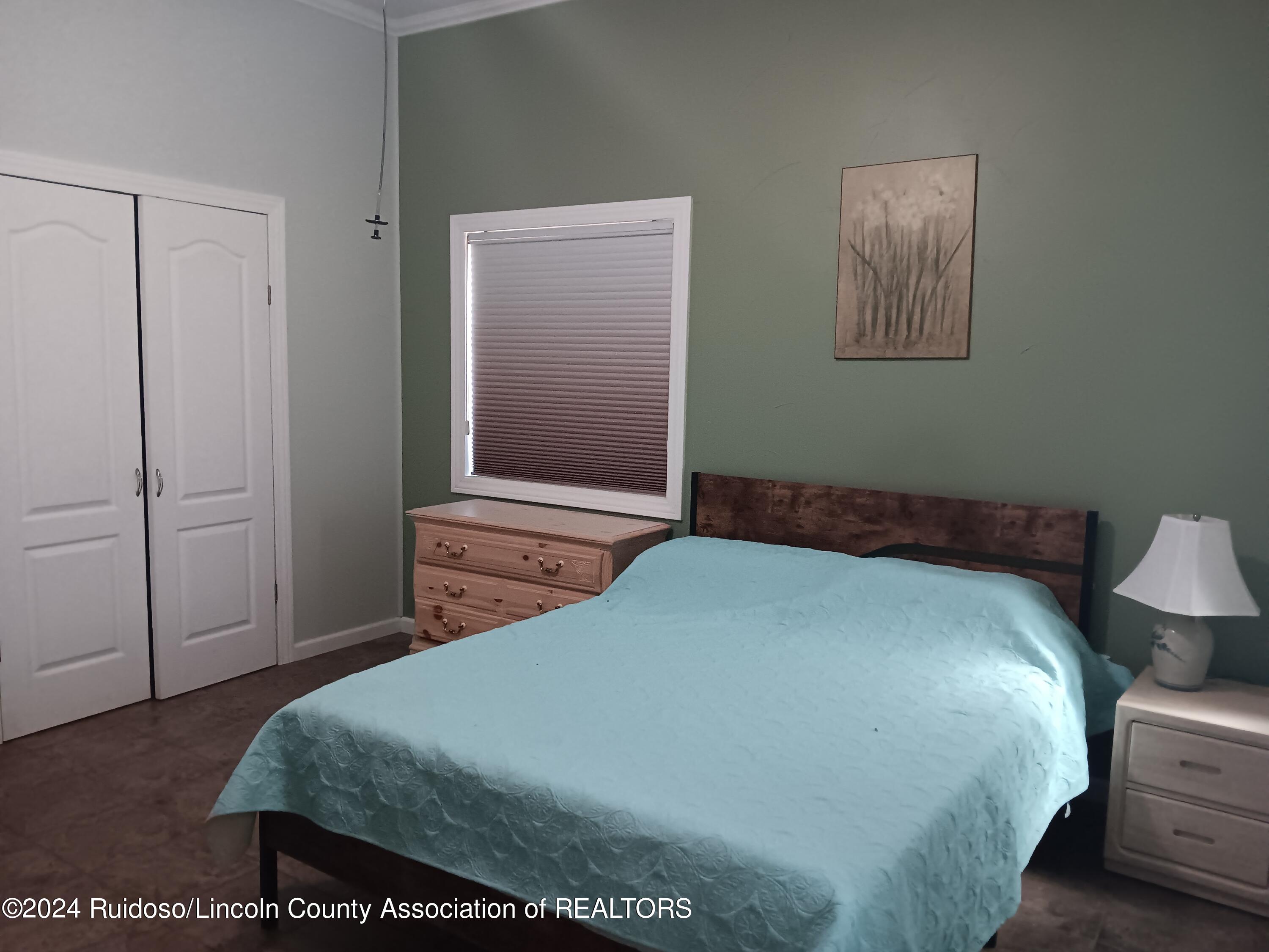 Tinnie, New Mexico 88351, United States, 5 Bedrooms Bedrooms, ,4 BathroomsBathrooms,Residential,Pending,64111