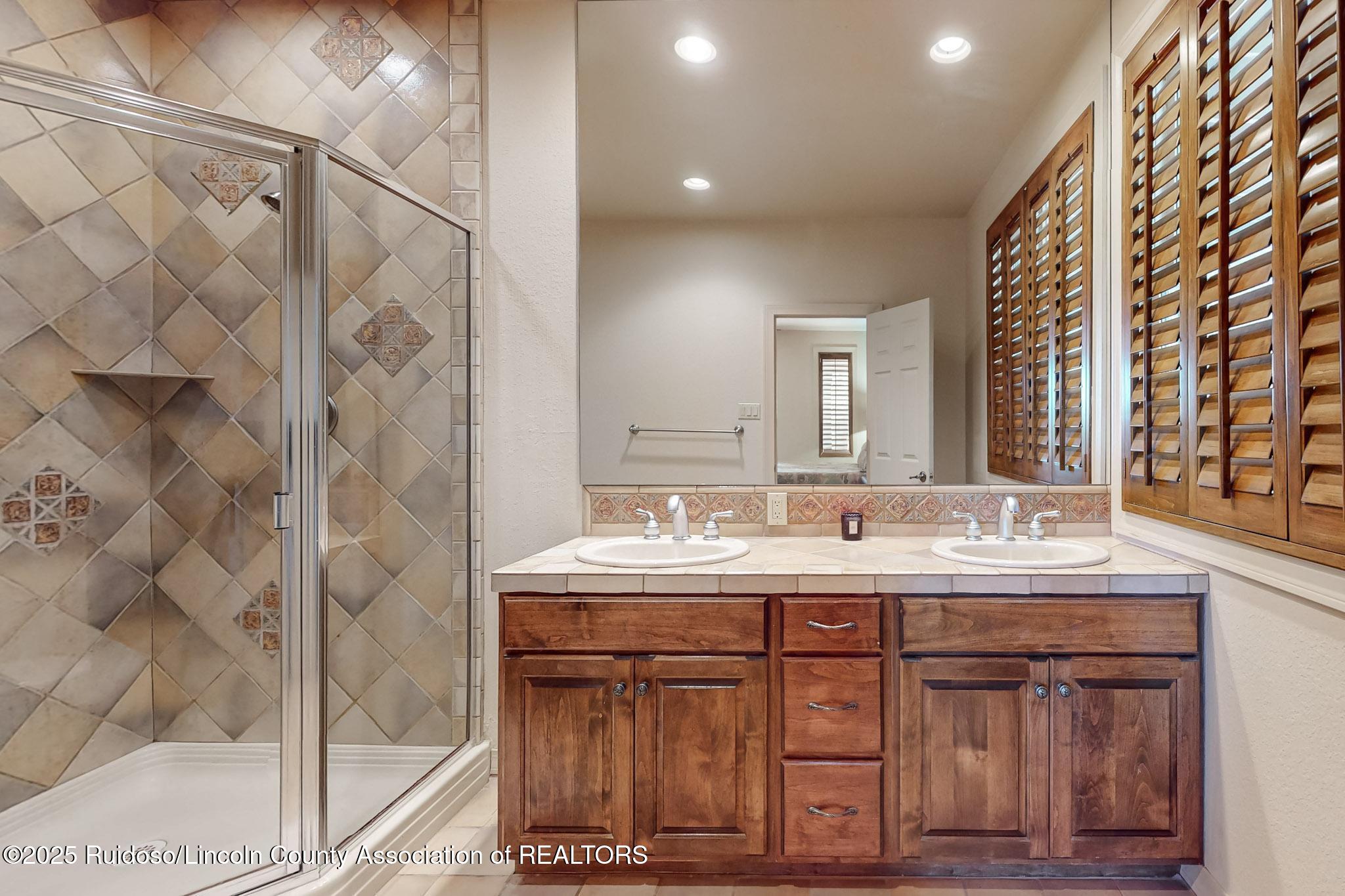 105 Racquet Place #UNIT 104, Ruidoso, New Mexico image 32