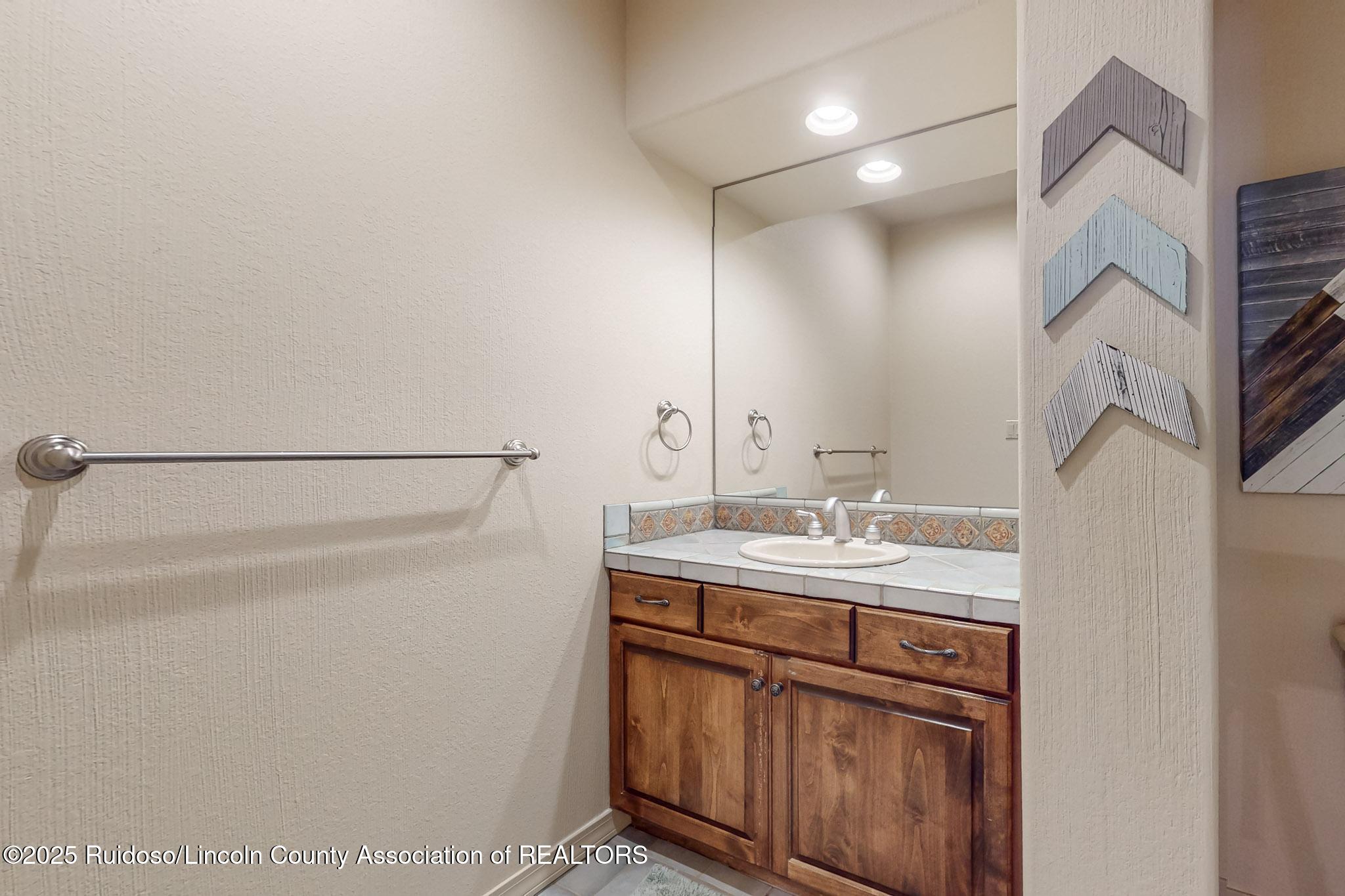 105 Racquet Place #UNIT 104, Ruidoso, New Mexico image 37