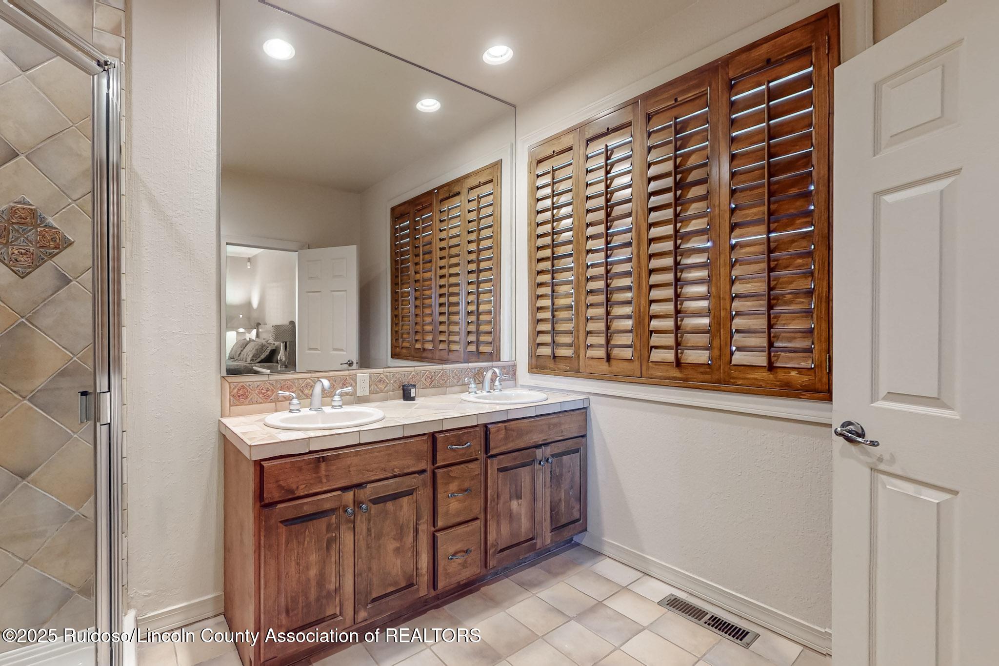 105 Racquet Place #UNIT 104, Ruidoso, New Mexico image 31