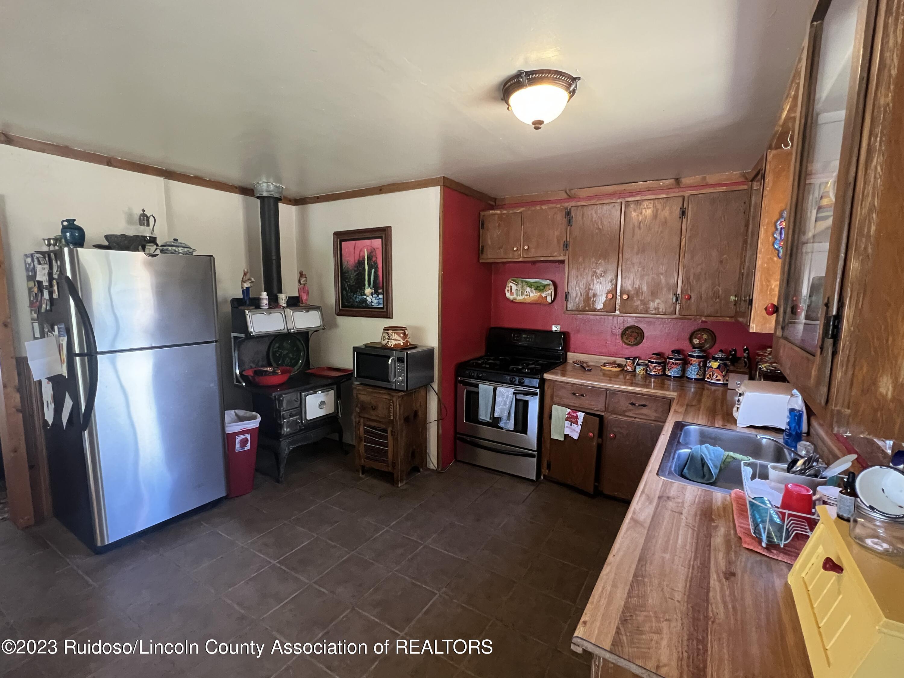 144 Manfor Rd, San Patricio, New Mexico image 6