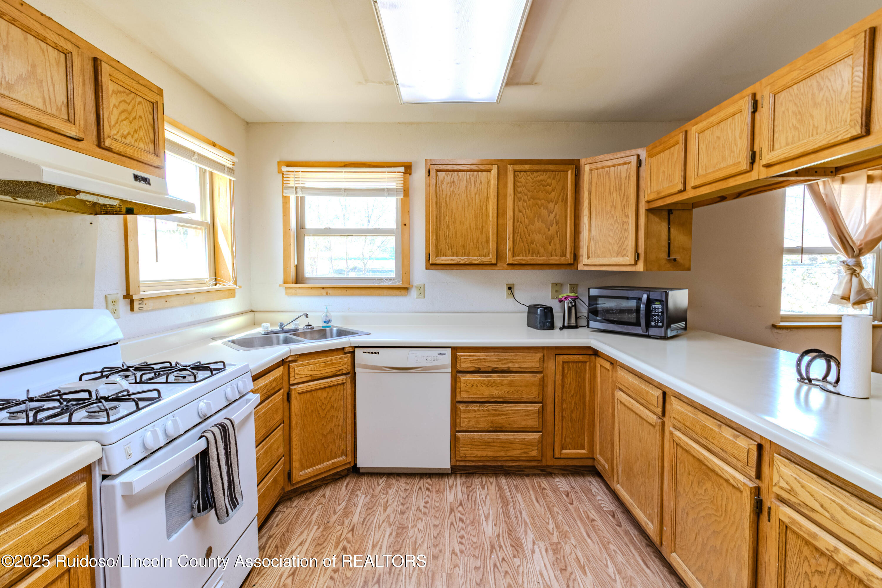 104 Pine Lodge Road, Capitan, New Mexico image 11