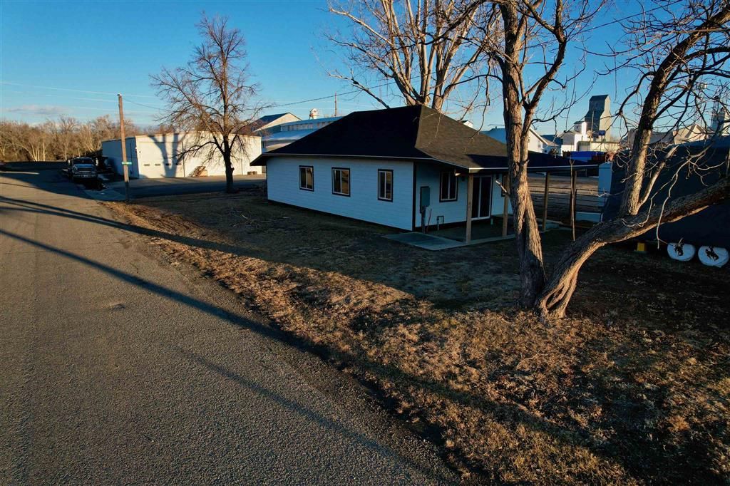 Photo of 302 3rd St S St, Basin, WY 82410 (MLS # 10032085)