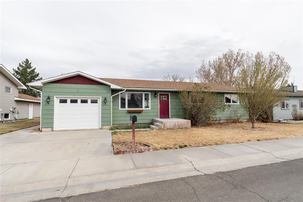 Photo of 915 E Monroe Street, Powell, WY 82435 (MLS # 10032181)