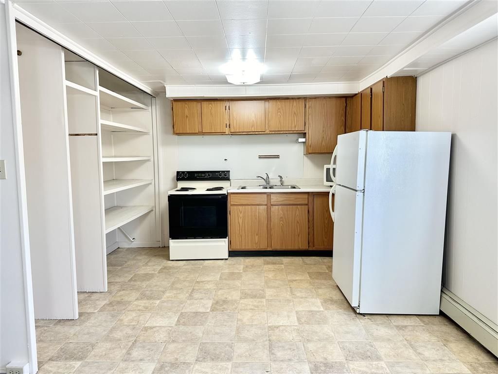 Photo of 1119 1/2 19th St, Cody, WY 82414 (MLS # 10031789)