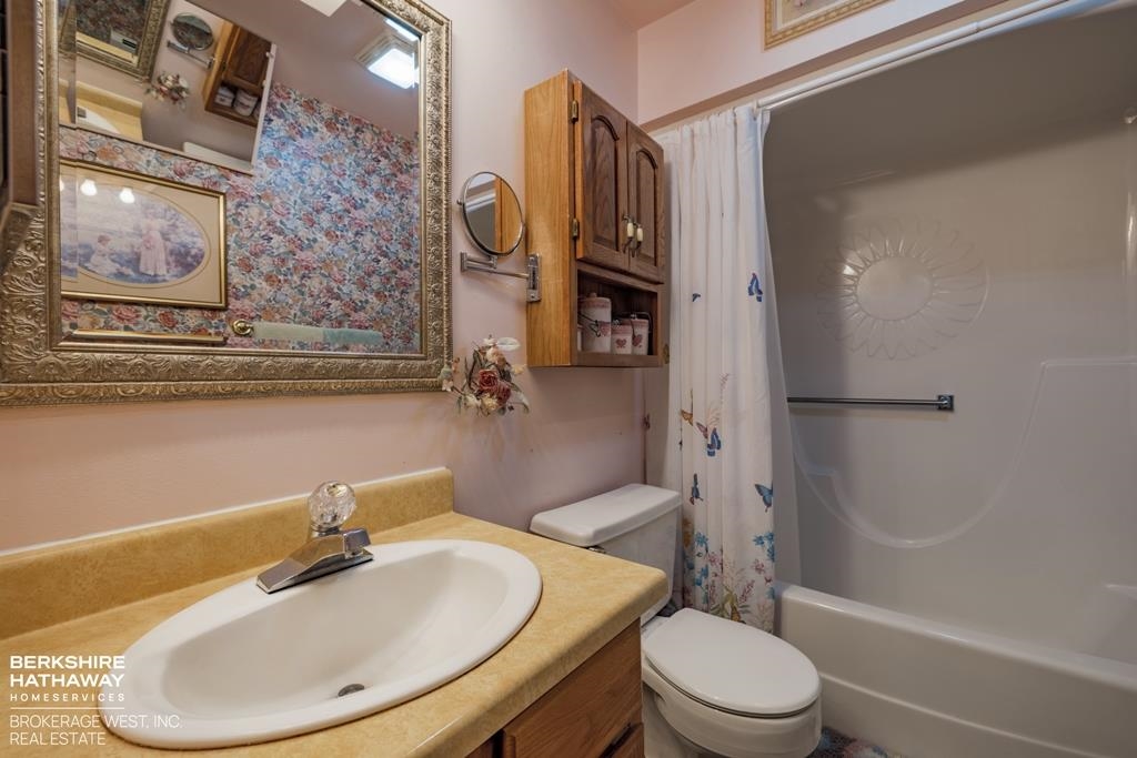 Cody, Wyoming 82414, United States, 2 Bedrooms Bedrooms, ,2 BathroomsBathrooms,Residential,Active,171783