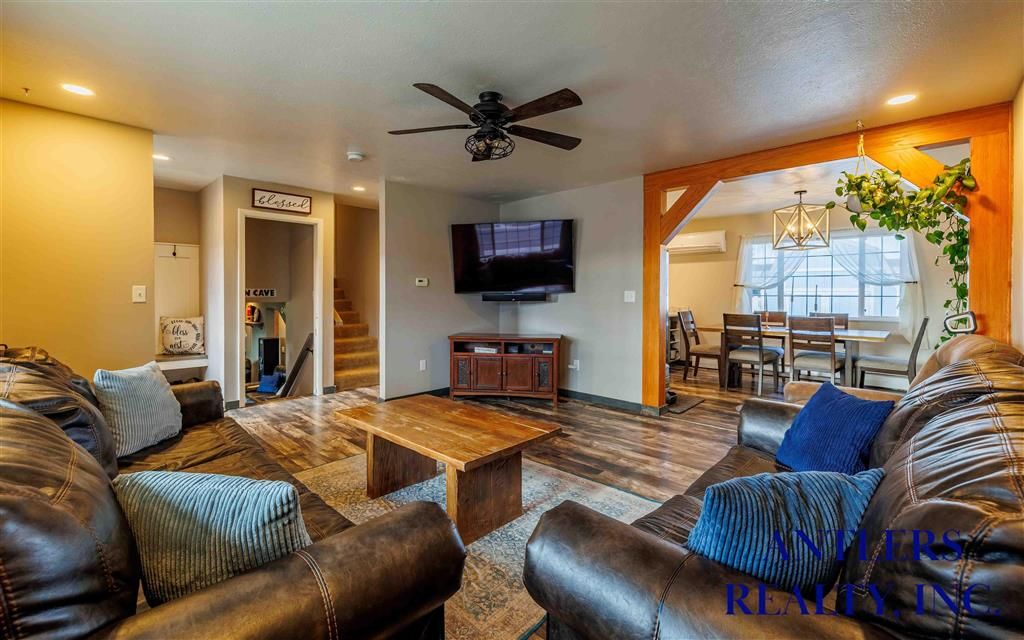 Photo of 435 E 8th St, Powell, WY 82435 (MLS # 10031935)