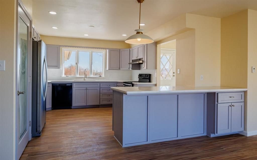 Photo of 17 Arrow Ave, Cody, WY 82414 (MLS # 10031999)