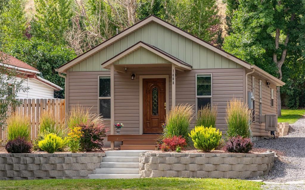 Photo of 1408 Alger Ave, Cody, WY 82414 (MLS # 10031540)