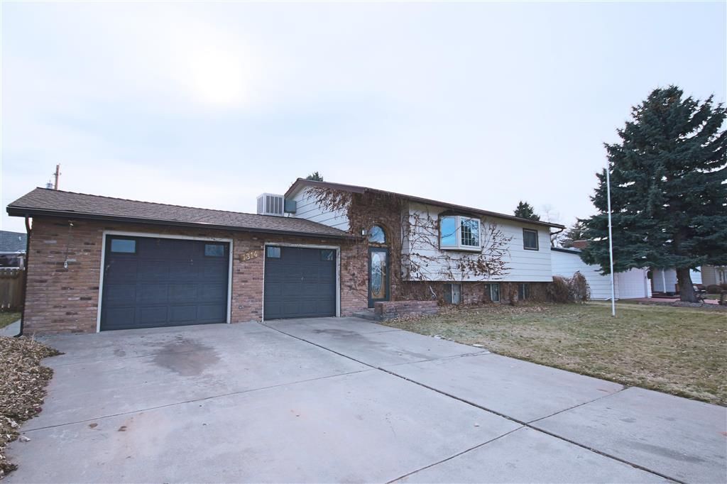 Photo of 1314 Meadow Ln Ave, Cody, WY 82414 (MLS # 10032209)