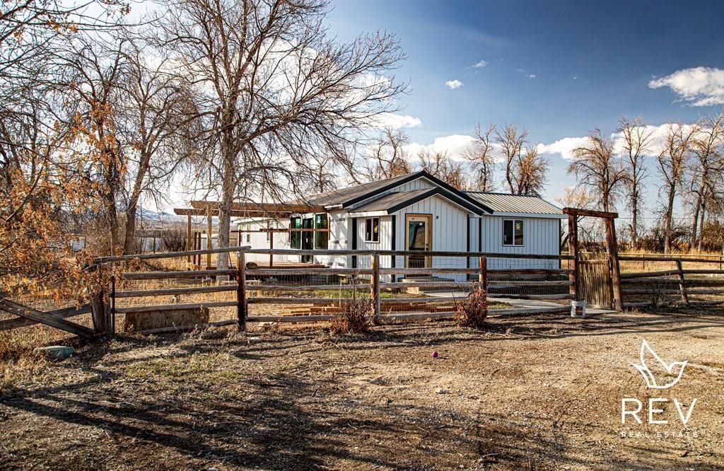 Photo of 6 Corbett Rd, Cody, WY 82414 (MLS # 10031818)